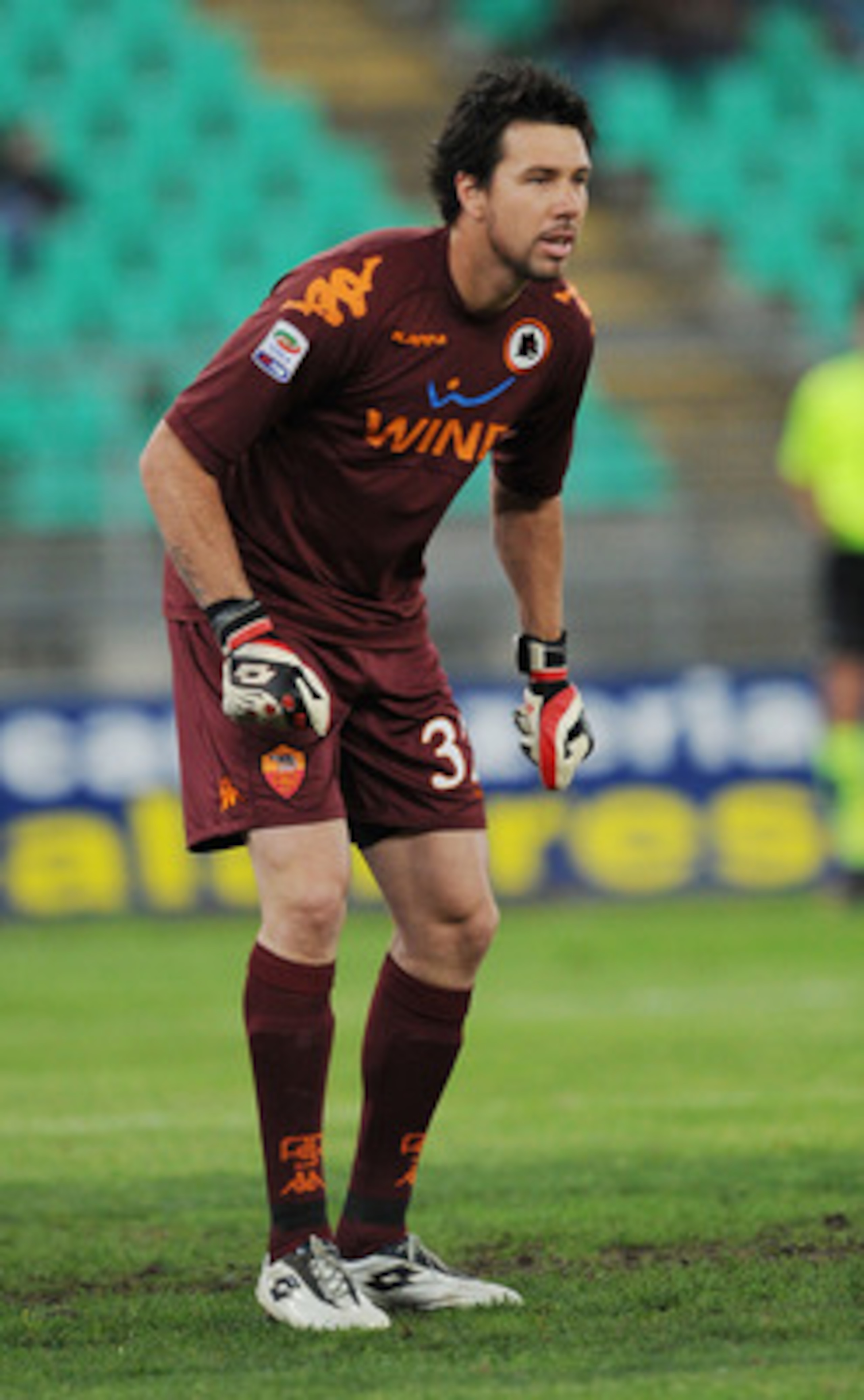 BARI, ITALY - MAY 01:  Doni of Roma in action during the Serie A match between AS Bari and AS Roma at Stadio San Nicola on May 1, 2011 in Bari, Italy.  (Photo by Giuseppe Bellini/Getty Images)
