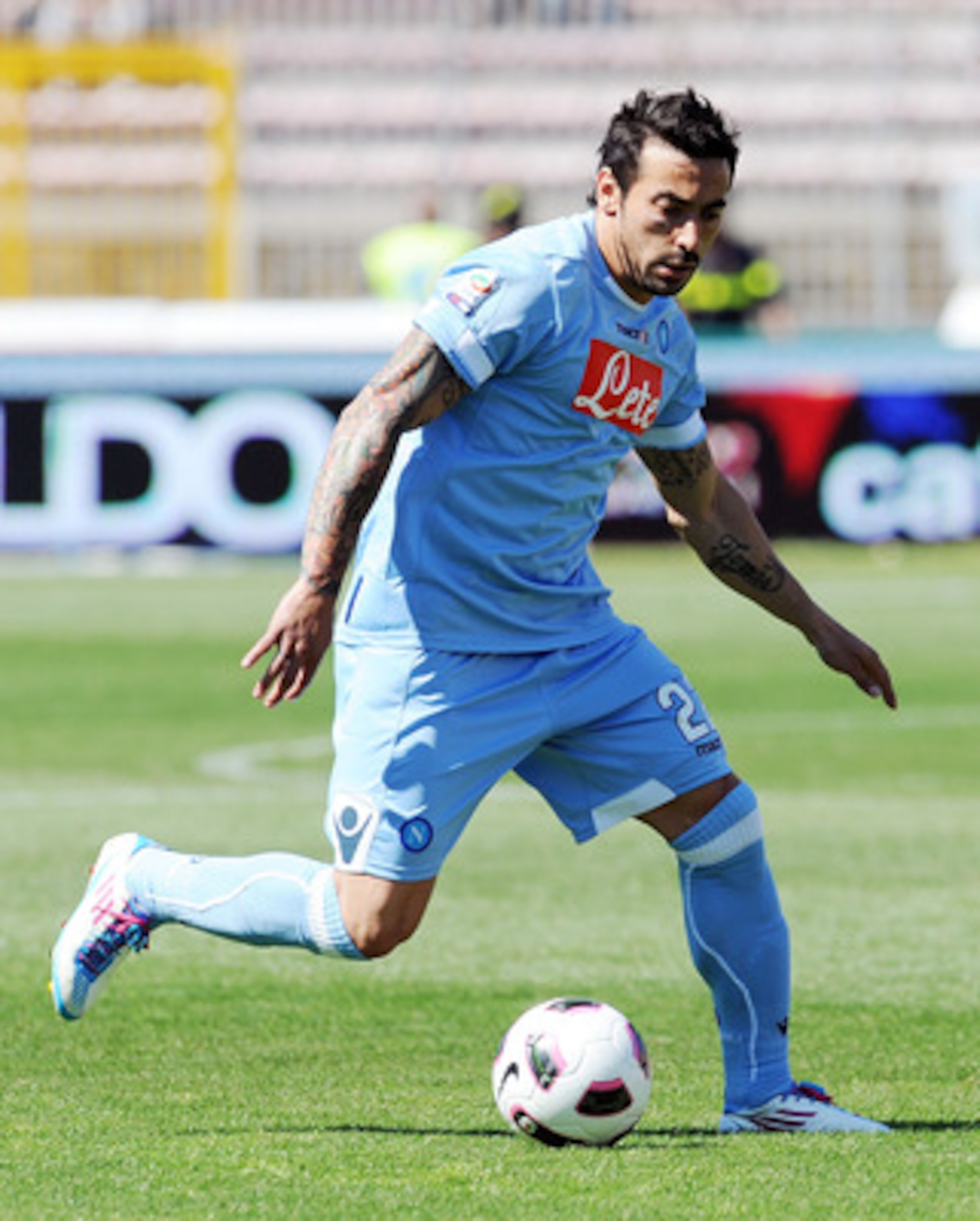 LECCE, ITALY - MAY 08:  Ezequiel Lavezzi of Napoli in action during the Serie A match between Lecce and SSC Napoli at Stadio Via del Mare on May 8, 2011 in Lecce, Italy.  (Photo by Giuseppe Bellini/Getty Images)