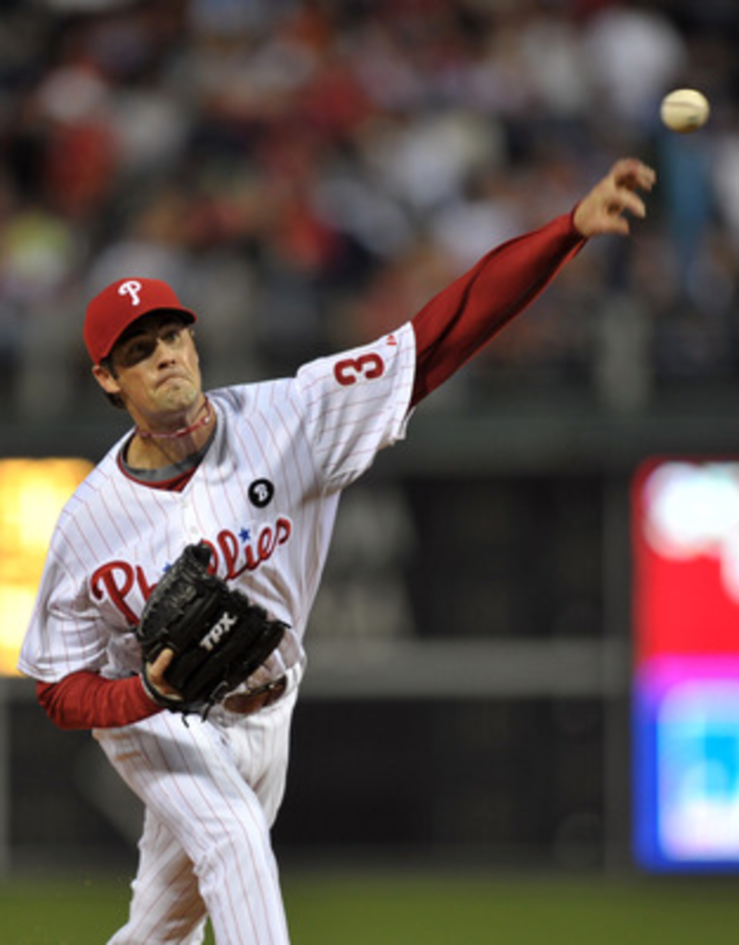 PHILADELPHIA, PA - JUNE 14: Starting pitcher Cole Hamels #35 of the Philadelphia Phillies delivers a pitch during the game against the Florida Marlins at Citizens Bank Park on June 14, 2011 in Philadelphia, Pennsylvania. (Photo by Drew Hallowell/Getty Ima PHILADELPHIA, PA - JUNE 14: Starting pitcher Cole Hamels #35 of the Philadelphia Phillies delivers a pitch during the game against the Florida Marlins at Citizens Bank Park on June 14, 2011 in Philadelphia, Pennsylvania. (Photo by Drew Hallowell/Getty Ima