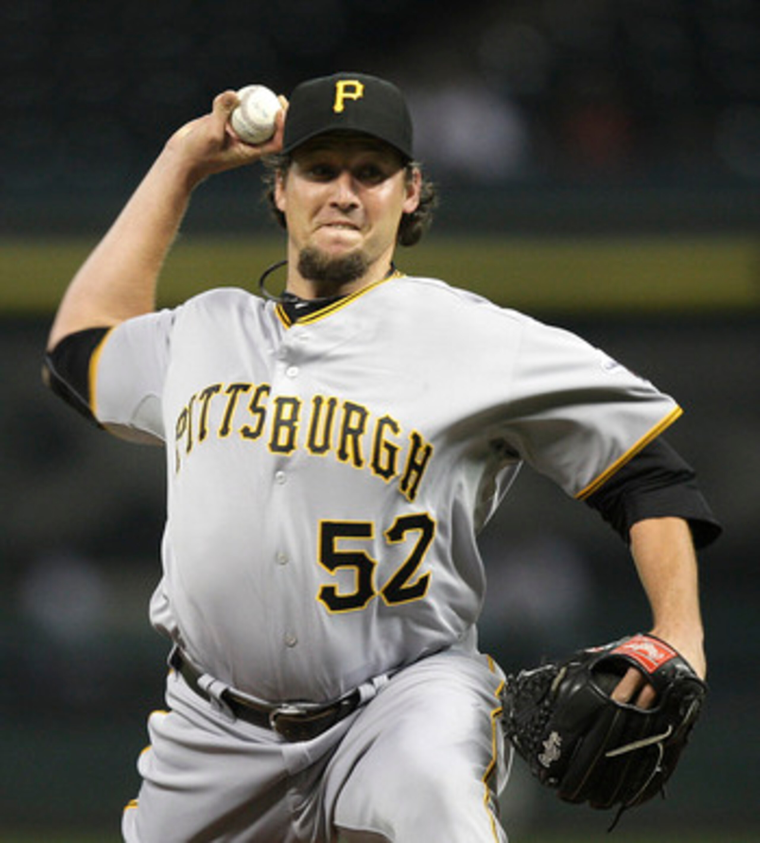 HOUSTON - JUNE 15:  Pitcher Joel Hanrahan #52 of the Pittsburgh Pirates throws in the ninth inning against the Houston Astros at Minute Maid Park on June 15, 2011 in Houston, Texas.  (Photo by Bob Levey/Getty Images)