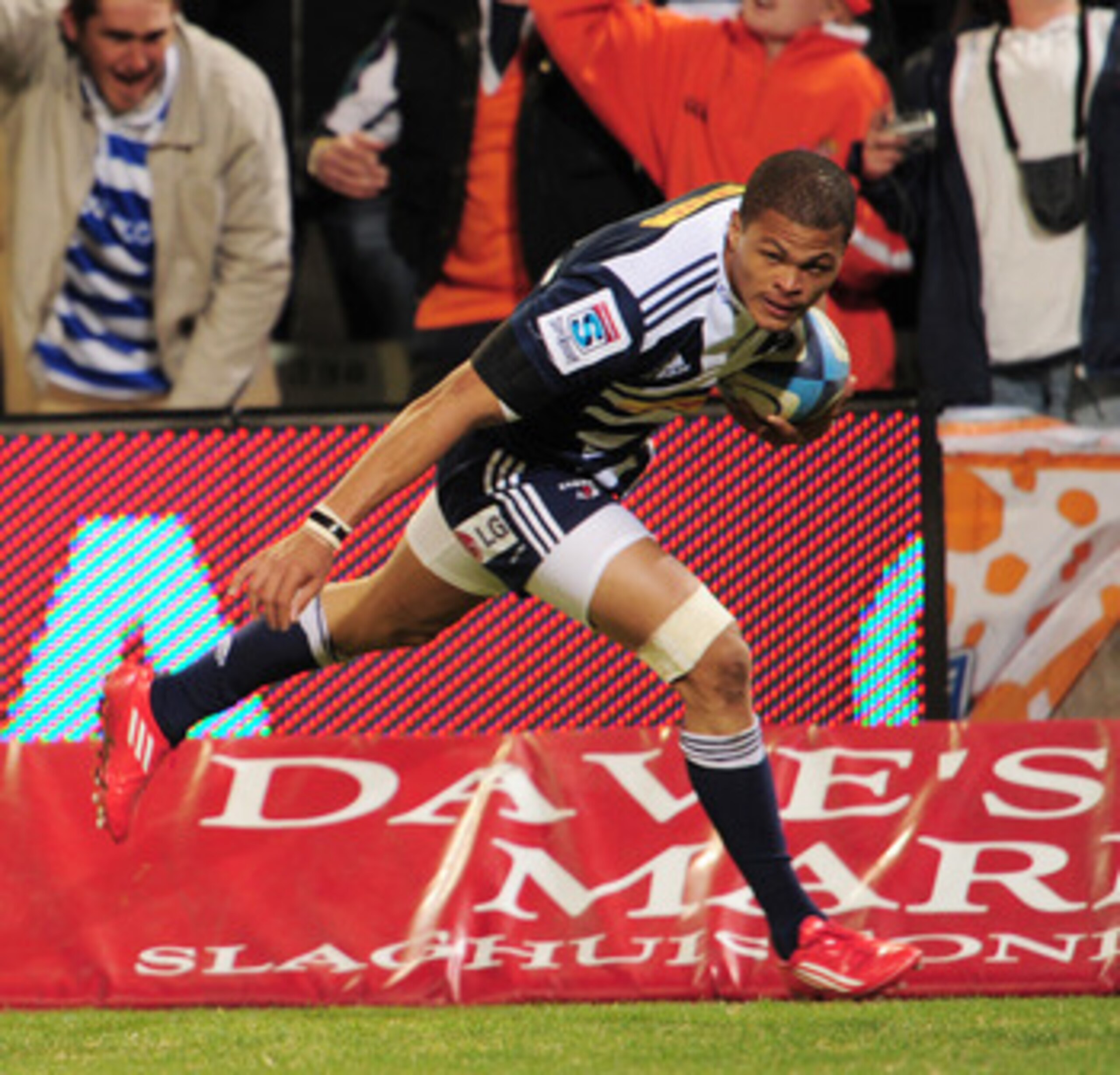 BLOEMFONTEIN, SOUTH AFRICA - JUNE 18: Juan De Jongh of the DHL Stormers during the Super Rugby match between Toyota Cheetahs and DHL Stormers from Free State Stadium on June 18, 2011 in Bloemfontein, South Africa
(Photo by Johan Pretorius/Gallo Images/Ge BLOEMFONTEIN, SOUTH AFRICA - JUNE 18: Juan De Jongh of the DHL Stormers during the Super Rugby match between Toyota Cheetahs and DHL Stormers from Free State Stadium on June 18, 2011 in Bloemfontein, South Africa
(Photo by Johan Pretorius/Gallo Images/Ge