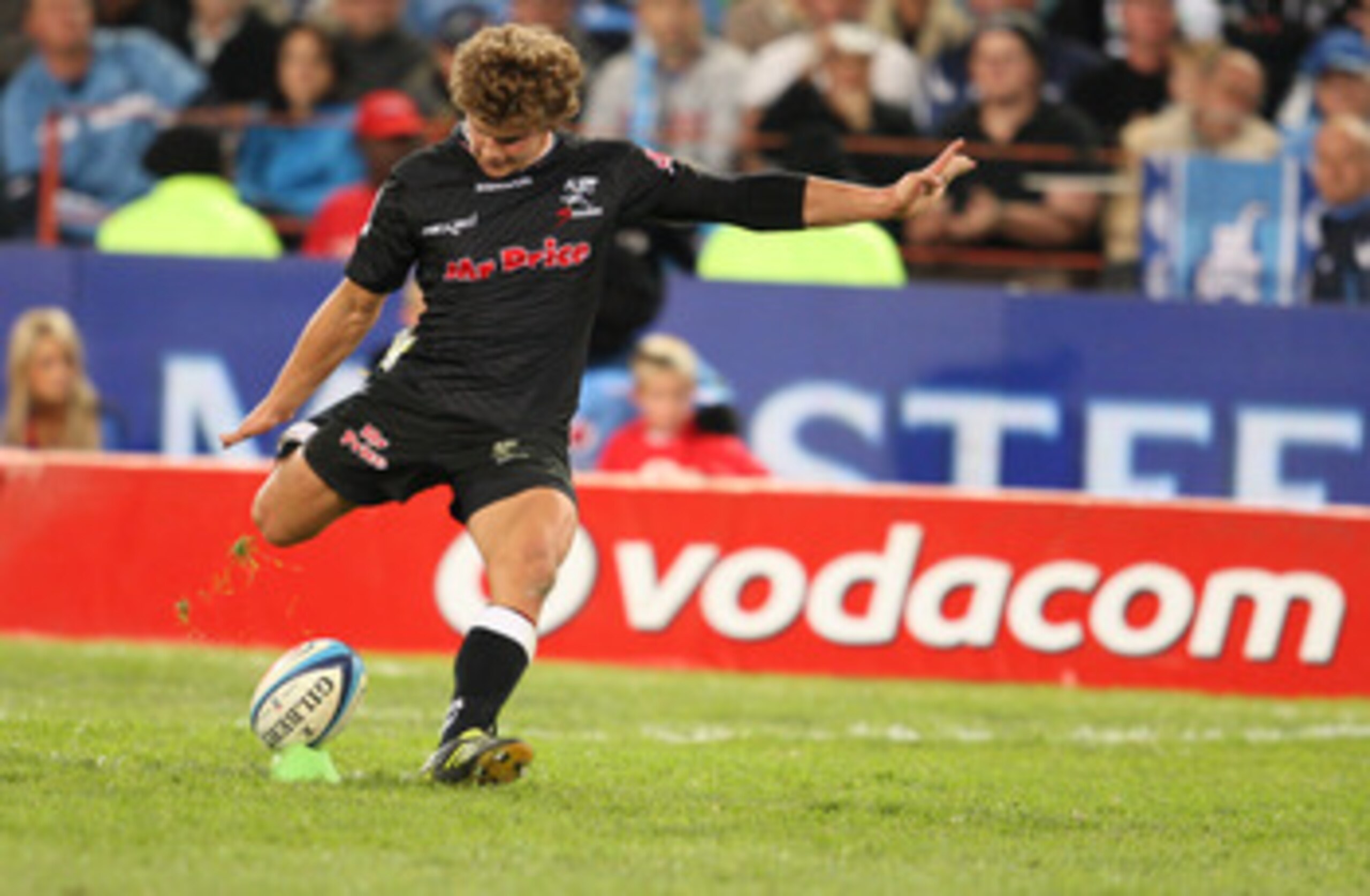 PRETORIA, SOUTH AFRICA - JUNE 18: Patrick Lambie during the Super Rugby match between Vodacom Bulls and the Sharks from Loftus Versfeld on June 18, 2011 in Pretoria, South Africa. (Photo by Steve Haag/Gallo Images/Getty Images) PRETORIA, SOUTH AFRICA - JUNE 18: Patrick Lambie during the Super Rugby match between Vodacom Bulls and the Sharks from Loftus Versfeld on June 18, 2011 in Pretoria, South Africa. (Photo by Steve Haag/Gallo Images/Getty Images)