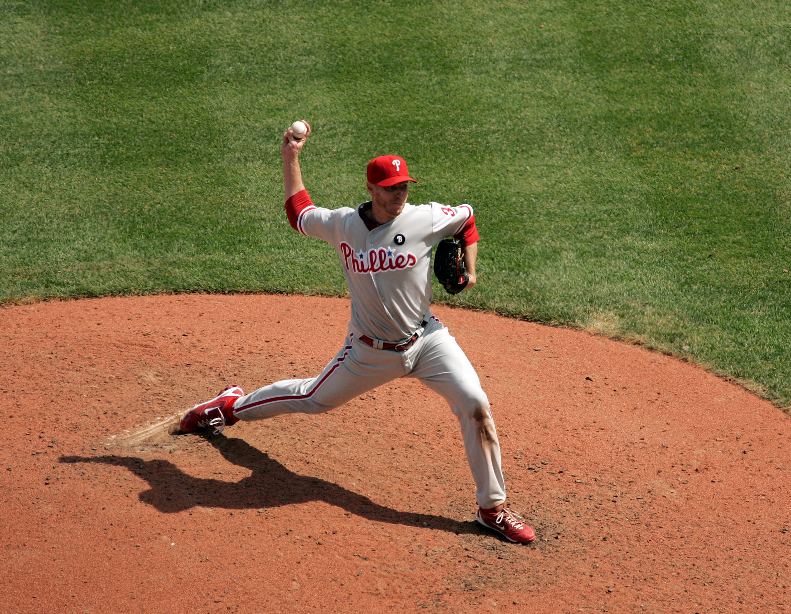 PITTSBURGH, PA - JUNE 05:  Roy Halladay #34 of the Philadelphia Phillies makes a delivery against the Pittsburgh Pirates during the game on June 5, 2011 at PNC Park in Pittsburgh, Pennsylvania.  (Photo by Justin K. Aller/Getty Images)
