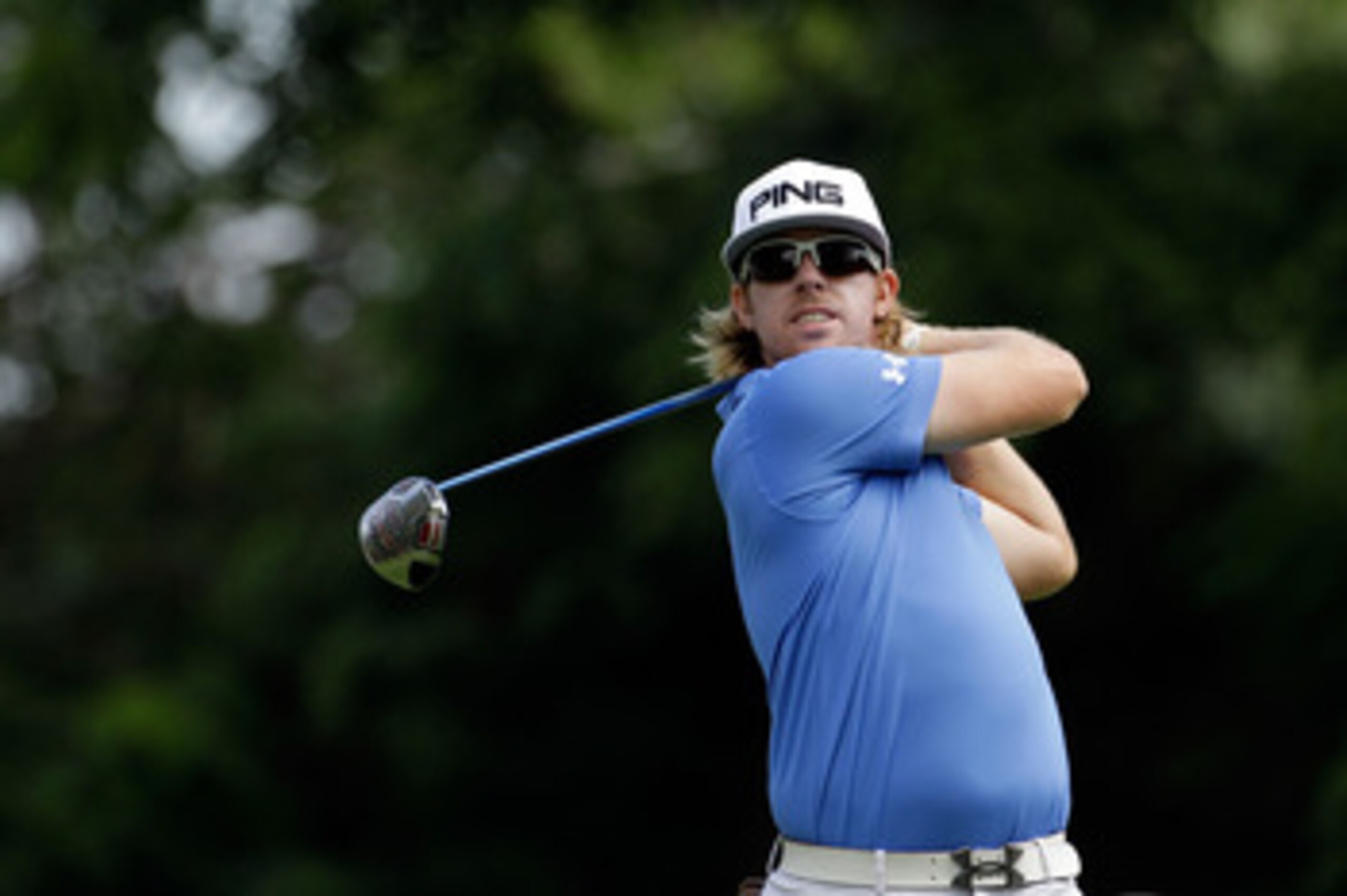BETHESDA, MD - JUNE 17:  Hunter Mahan hits his tee shot on the 16th hole during the second round of the 111th U.S. Open at Congressional Country Club on June 17, 2011 in Bethesda, Maryland.  (Photo by Rob Carr/Getty Images)