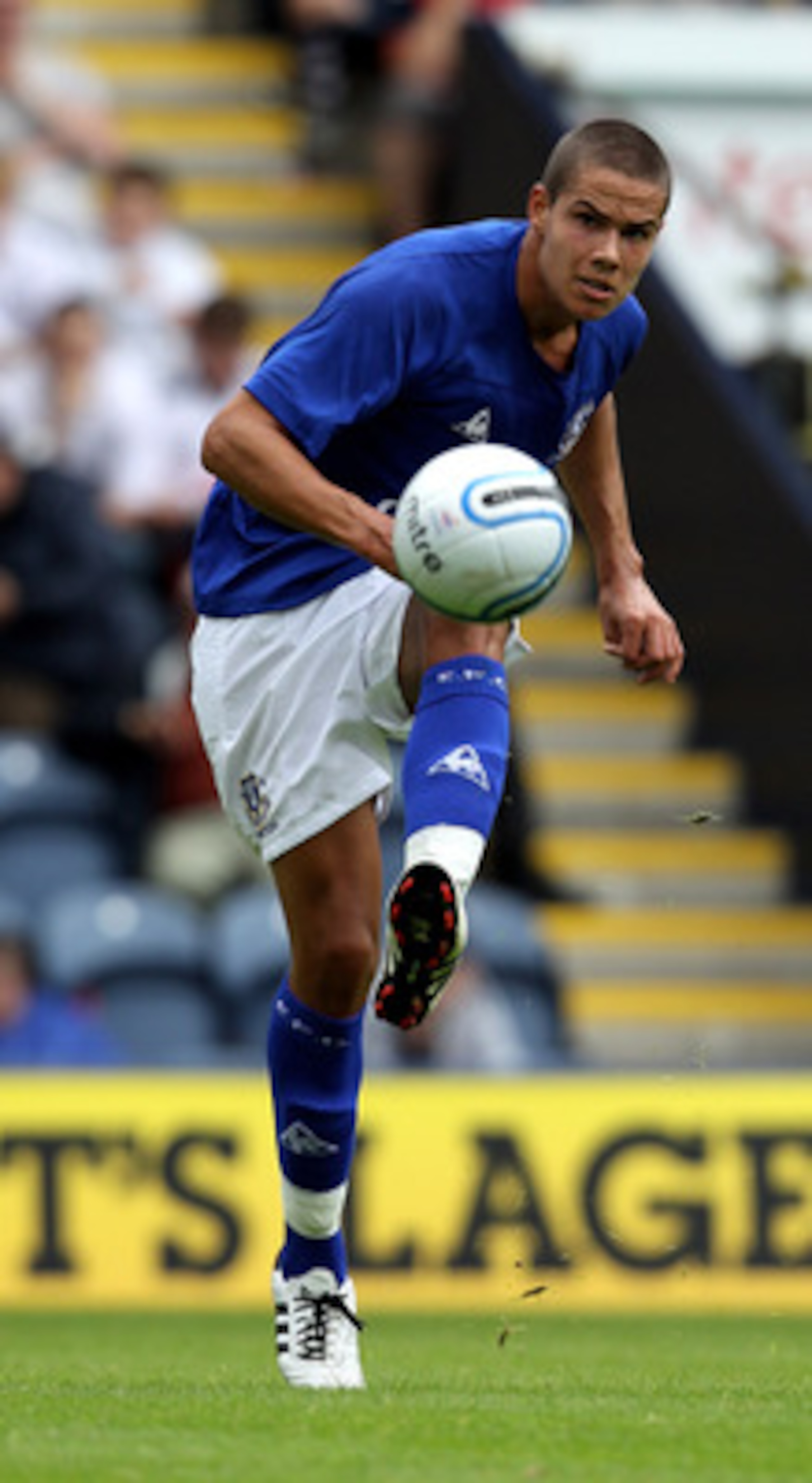 PRESTON, LANCASHIRE - JULY 24: Jack Rodwell of Everton passes the ball during the pre season friendly match between Preston North End and Everton at Deepdale on July 24, 2010 in Preston, Lancashire. (Photo by David Rogers/Getty Images) PRESTON, LANCASHIRE - JULY 24: Jack Rodwell of Everton passes the ball during the pre season friendly match between Preston North End and Everton at Deepdale on July 24, 2010 in Preston, Lancashire. (Photo by David Rogers/Getty Images)