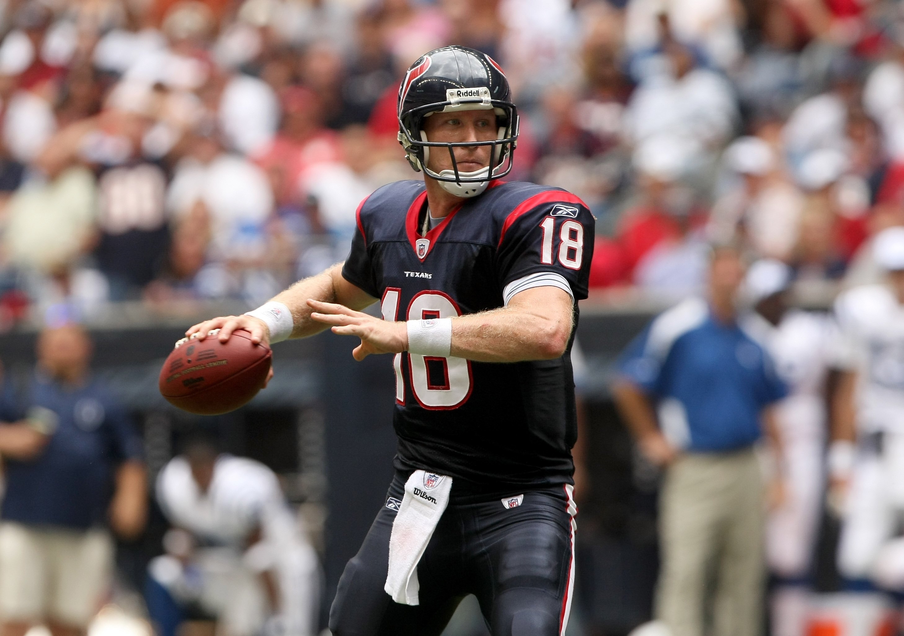 HOUSTON - OCTOBER 05:  Quarterback Sage Rosenfels #18 of the Houston Texans throws a pass against the Indianapolis Colts on October 5, 2008 at Reliant Stadium in Houston, Texas.  The Colts won 31-27.  (Photo by Stephen Dunn/Getty Images)