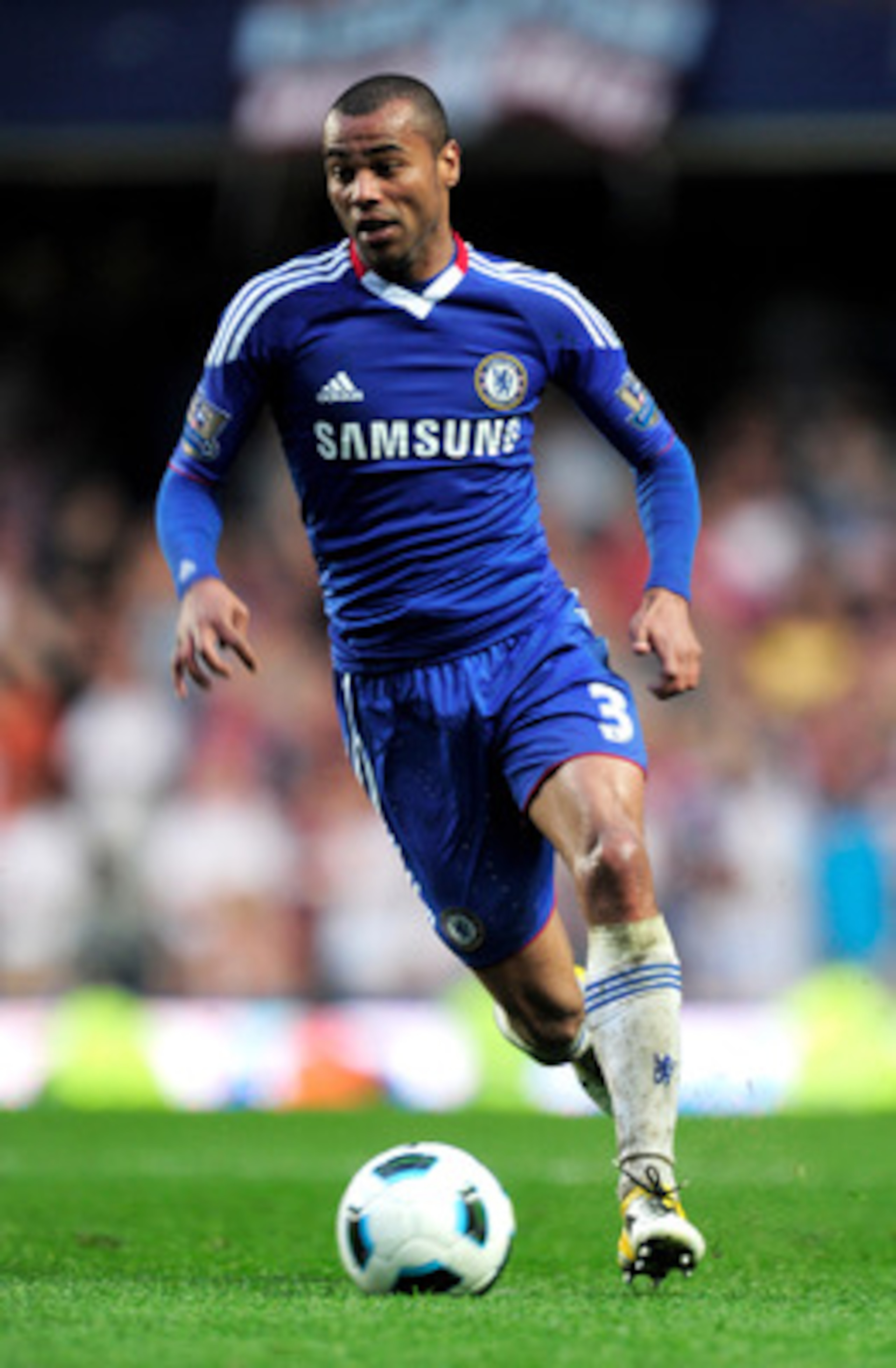 LONDON, ENGLAND - APRIL 23: Ashley Cole of Chelsea runs with the ball during the Barclays Premier League match between Chelsea and West Ham United at Stamford Bridge on April 23, 2011 in London, England. (Photo by Jamie McDonald/Getty Images) LONDON, ENGLAND - APRIL 23: Ashley Cole of Chelsea runs with the ball during the Barclays Premier League match between Chelsea and West Ham United at Stamford Bridge on April 23, 2011 in London, England. (Photo by Jamie McDonald/Getty Images)