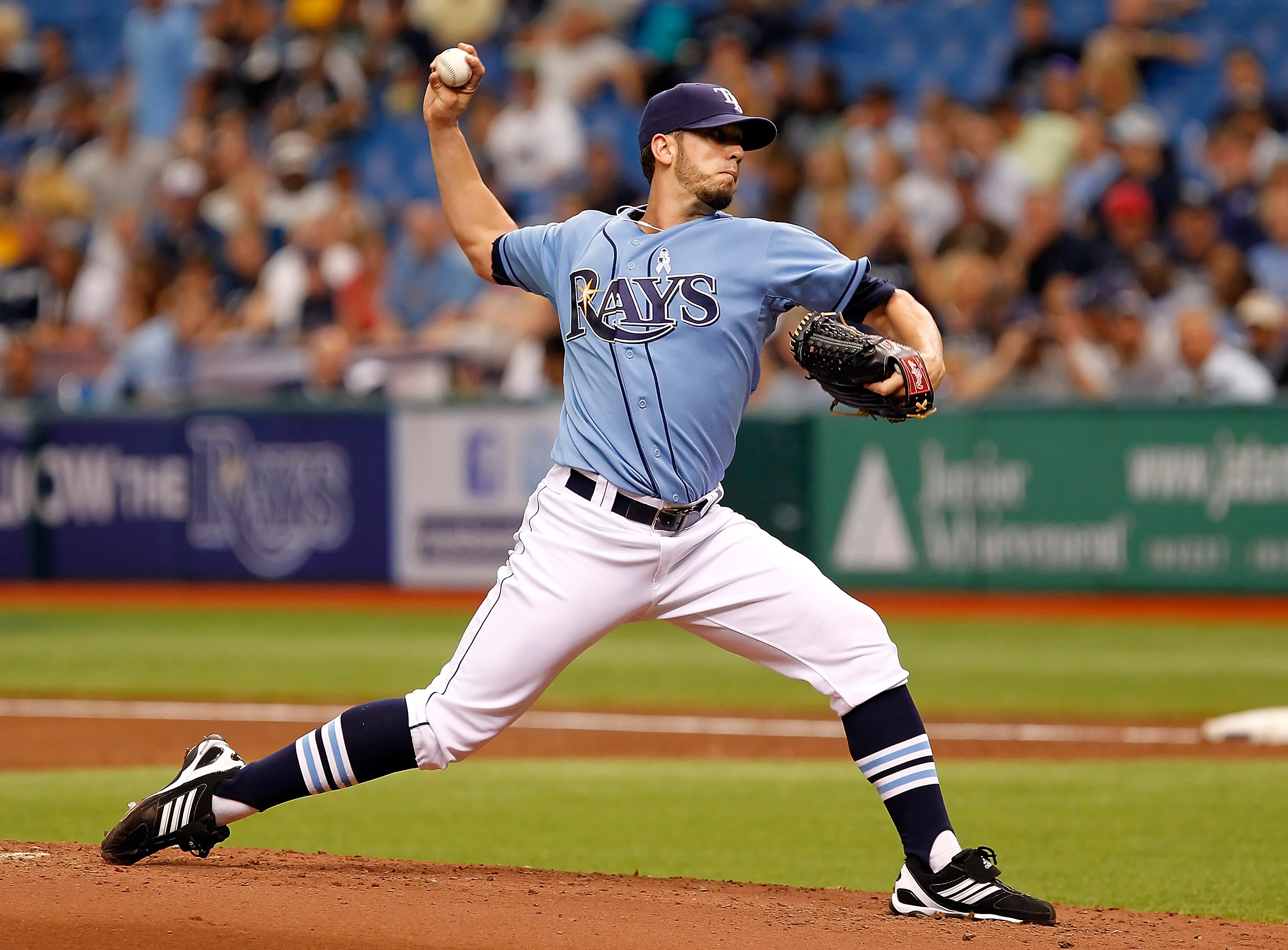 ST PETERSBURG, FL - JUNE 19:  :  Pitcher James Shields #33 of the Tampa Bay Rays pitches against the Florida Marlins during the game at Tropicana Field on June 19, 2011 in St. Petersburg, Florida.  (Photo by J. Meric/Getty Images)