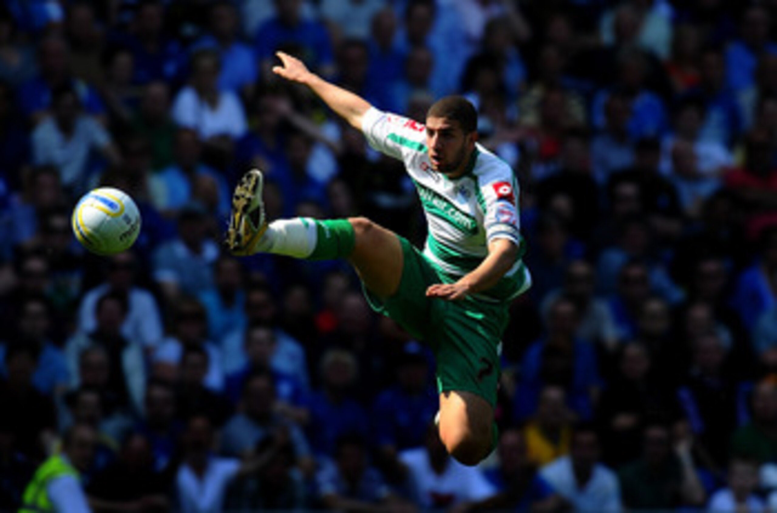 CARDIFF, WALES - APRIL 23:  QPR  player Adel Taarabt in action during the npower Championship game between Cardiff City and Queens Park Rangers at Cardiff City Stadium on April 23, 2011 in Cardiff, Wales.  (Photo by Stu Forster/Getty Images)
