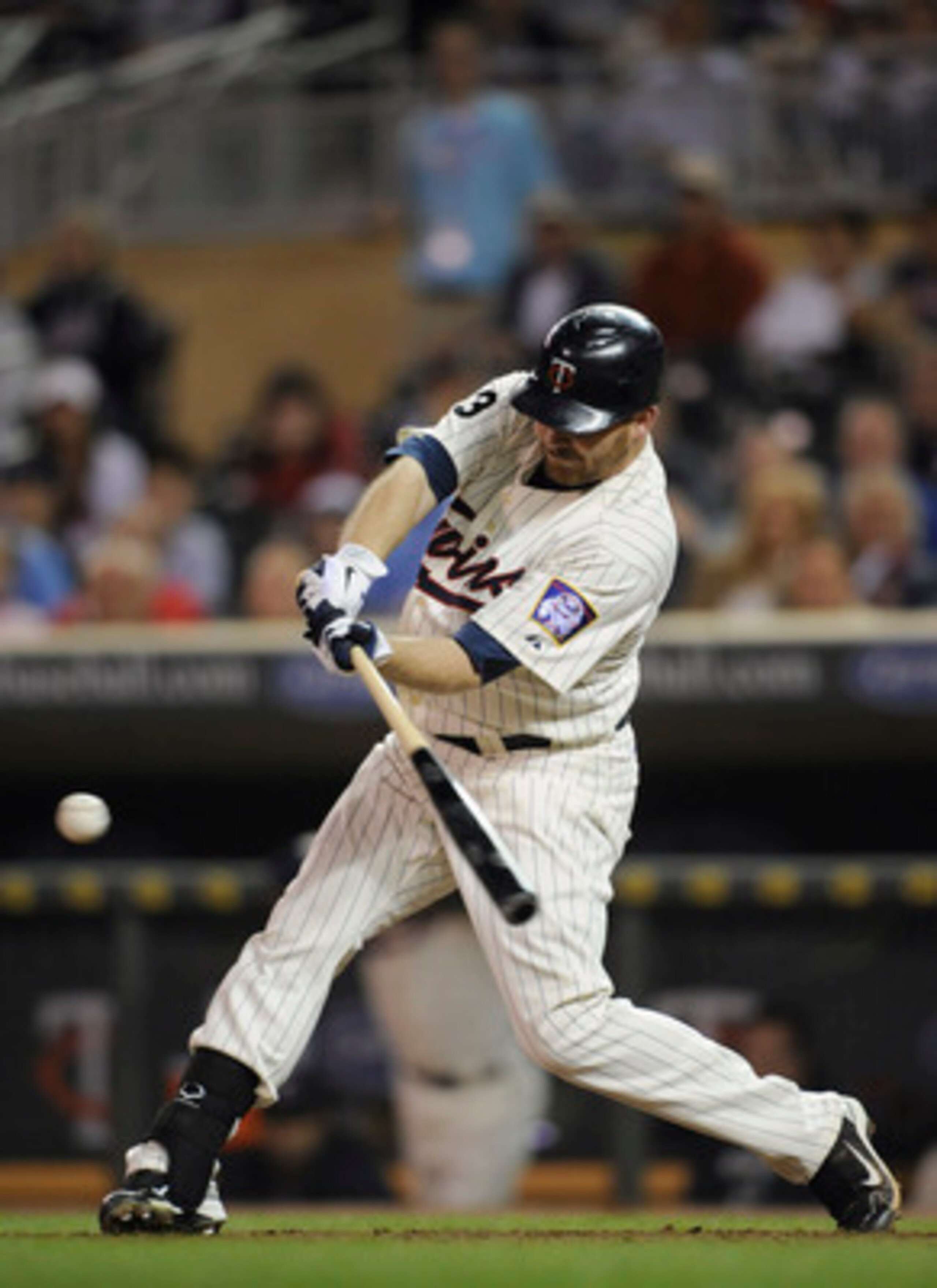 MINNEAPOLIS, MN - MAY 23: Jason Kubel #16 of the Minnesota Twins bats against the Seattle Mariners during their game on May 23, 2011 at Target Field in Minneapolis, Minnesota. The Rockies won 6-5. (Photo by Hannah Foslien/Getty Images)