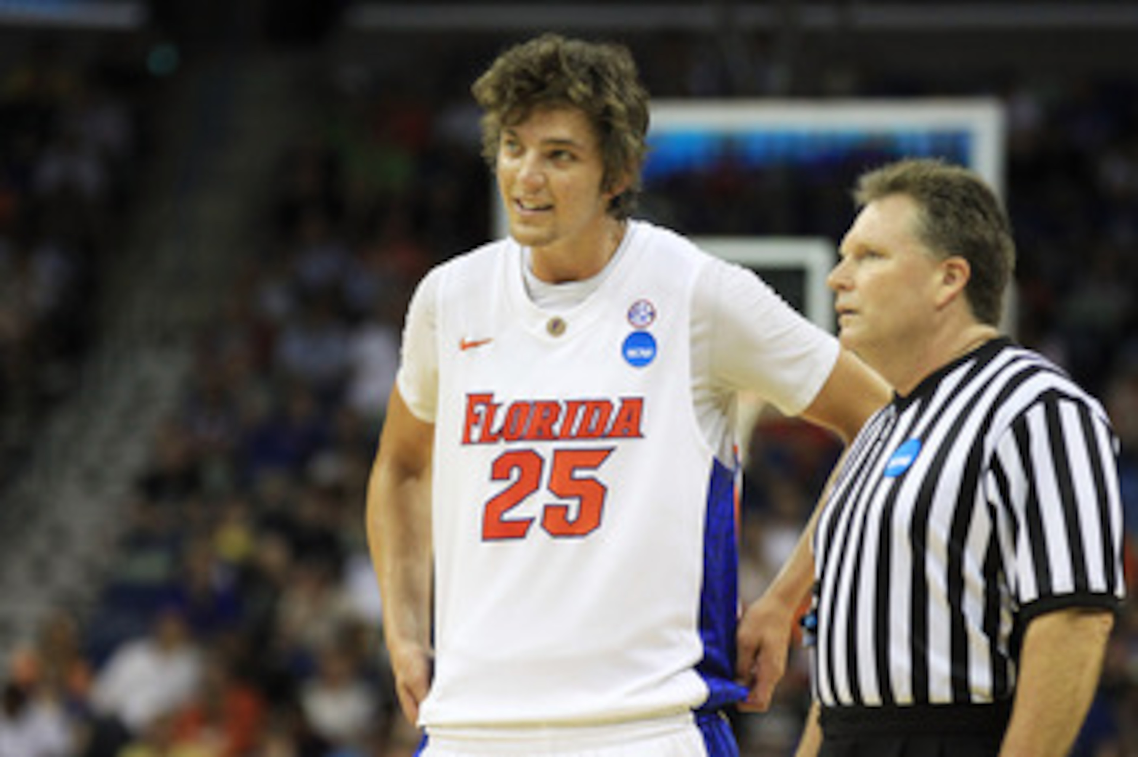 NEW ORLEANS, LA - MARCH 26: Chandler Parsons #25 of the Florida Gators talks to an offical during their game against the Butler Bulldogs in the Southeast regional final of the 2011 NCAA men's basketball tournament at New Orleans Arena on March 26, 2011 i NEW ORLEANS, LA - MARCH 26: Chandler Parsons #25 of the Florida Gators talks to an offical during their game against the Butler Bulldogs in the Southeast regional final of the 2011 NCAA men's basketball tournament at New Orleans Arena on March 26, 2011 i