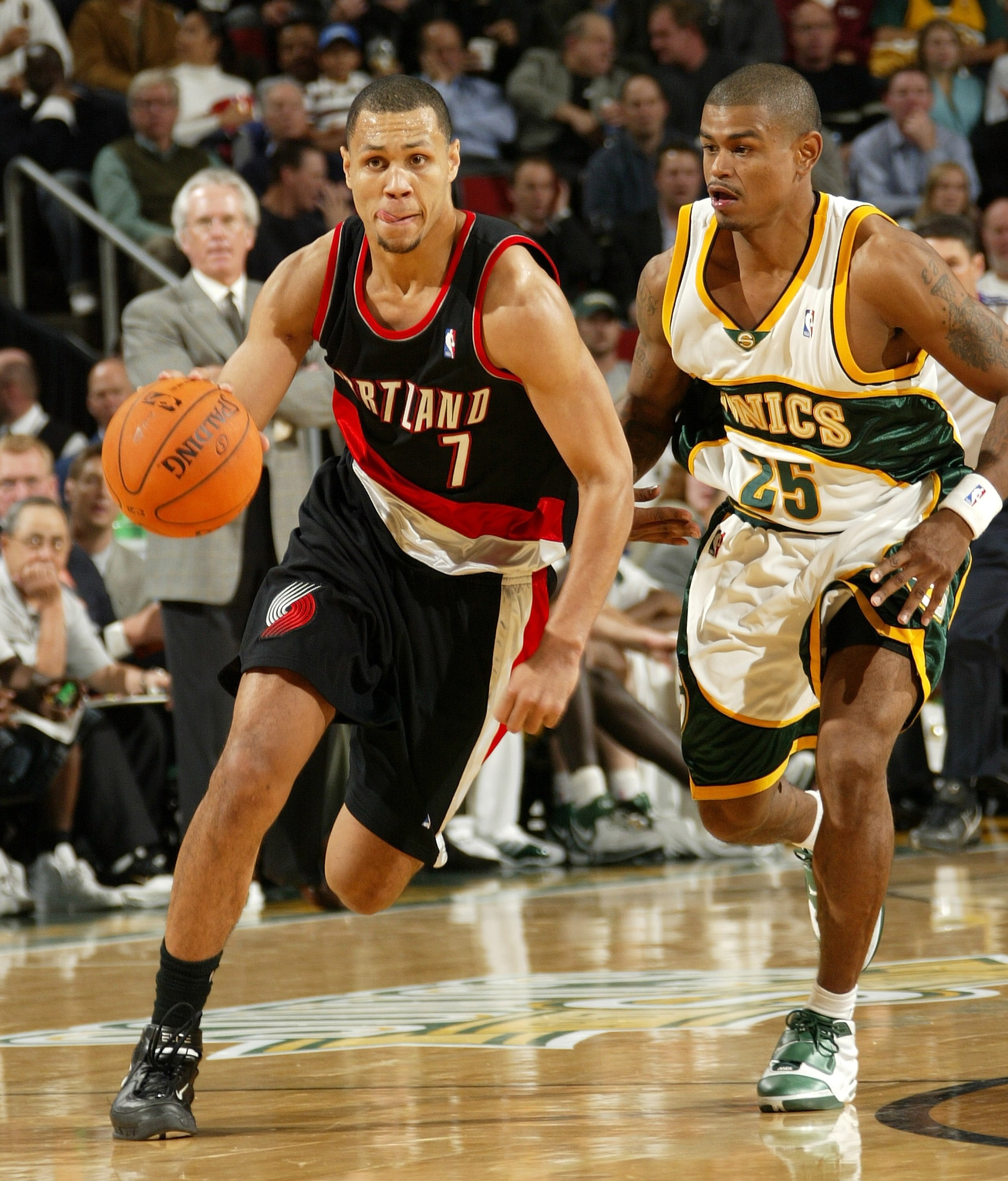SEATTLE - NOVEMBER 01:  Brandon Roy #7 of the Portland Trail Blazers drives against Earl Watson #25 of the Seattle SuperSonics on November 1, 2006 at Key Arena in Seattle, Washington. The Trail Blazers defeated the SuperSonics 110-106. NOTE TO USER: User