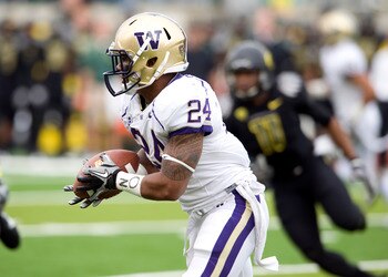 EUGENE, OR - NOVEMBER 6: Running back Jesse Callier #24 of the Washington Huskies runs with the ball in the third quarter of the game against the Oregon Ducks at Autzen Stadium on November 6, 2010 in Eugene, Oregon. The Ducks won the game 53-16. (Photo by
