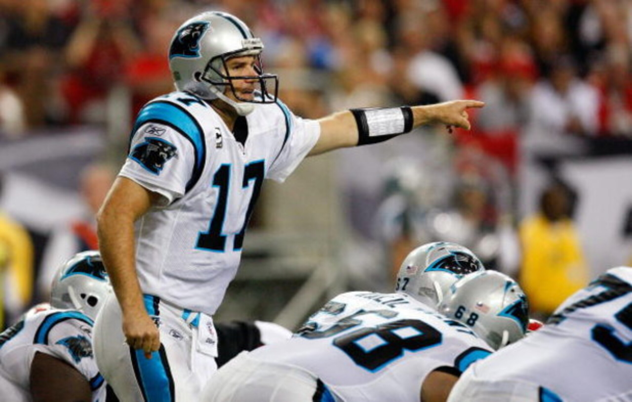 ATLANTA - SEPTEMBER 20:  Jake Delhomme #17 of the Carolina Panthers runs the offense against the Atlanta Falcons at Georgia Dome on September 20, 2009 in Atlanta, Georgia.  (Photo by Kevin C. Cox/Getty Images)