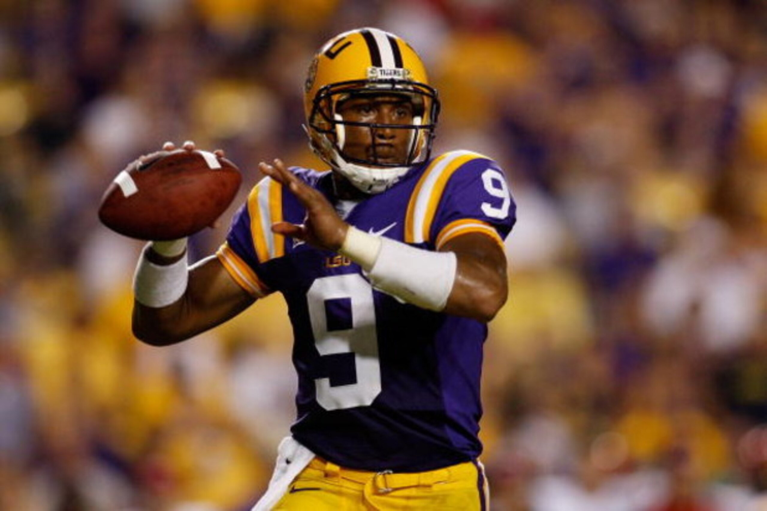 BATON ROUGE, LA - SEPTEMBER 19:  Jordan Jefferson #9 of the Louisiana State University Tigers looks to throw a pass against the University of Louisiana-Lafatette Ragin' Cajuns at Tiger Stadium on September 19, 2009 in Baton Rouge, Louisiana.  The Tigers d