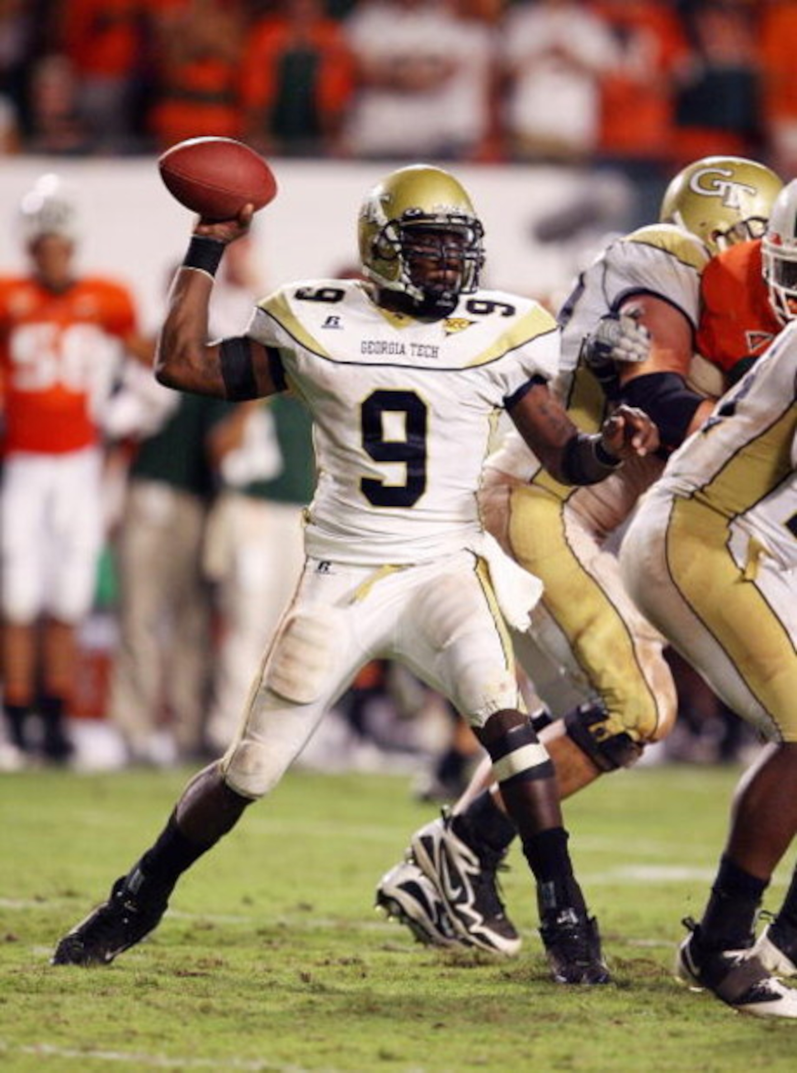 FORT LAUDERDALE, FL - SEPTEMBER 17: Quarterback Josh Nesbitt #9 Georgia Tech Yellow Jackets throws a pass against the Miami Hurricanes at Land Shark Stadium on September 17, 2009 in Fort Lauderdale, Florida. (Photo by Doug Benc/Getty Images) FORT LAUDERDALE, FL - SEPTEMBER 17: Quarterback Josh Nesbitt #9 Georgia Tech Yellow Jackets throws a pass against the Miami Hurricanes at Land Shark Stadium on September 17, 2009 in Fort Lauderdale, Florida. (Photo by Doug Benc/Getty Images)