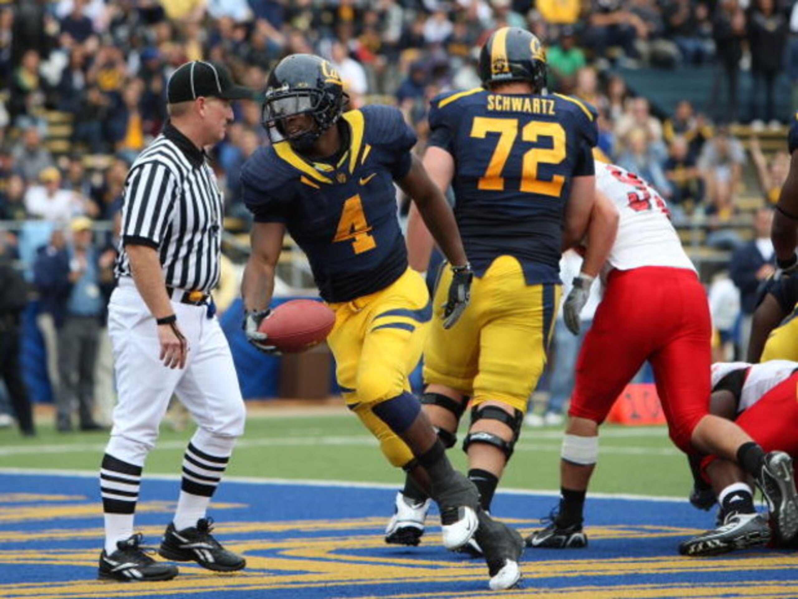 BERKELEY, CA - SEPTEMBER 12: Jahvid Best #4 of the California Golden Bears celebrates after scoring a touchdown against the Eastern Washington Eagles at Memorial Stadium on September 12, 2009 in Berkeley, California. (Photo by Jed Jacobsohn/Getty Images BERKELEY, CA - SEPTEMBER 12: Jahvid Best #4 of the California Golden Bears celebrates after scoring a touchdown against the Eastern Washington Eagles at Memorial Stadium on September 12, 2009 in Berkeley, California. (Photo by Jed Jacobsohn/Getty Images