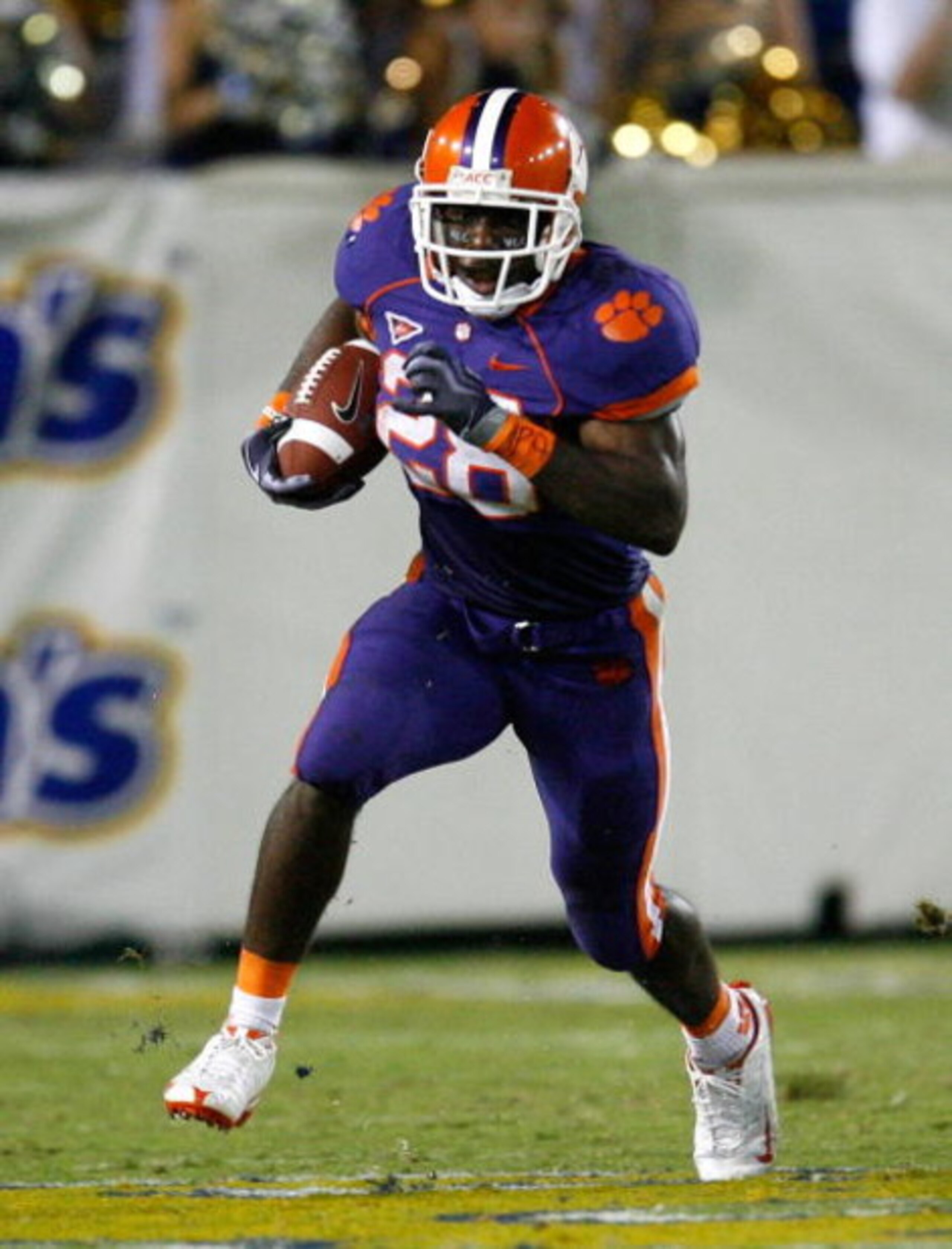 ATLANTA - SEPTEMBER 10:  C.J. Spiller #28 of the Clemson Tigers against the Georgia Tech Yellow Jackets at Bobby Dodd Stadium on September 10, 2009 in Atlanta, Georgia.  (Photo by Kevin C. Cox/Getty Images)