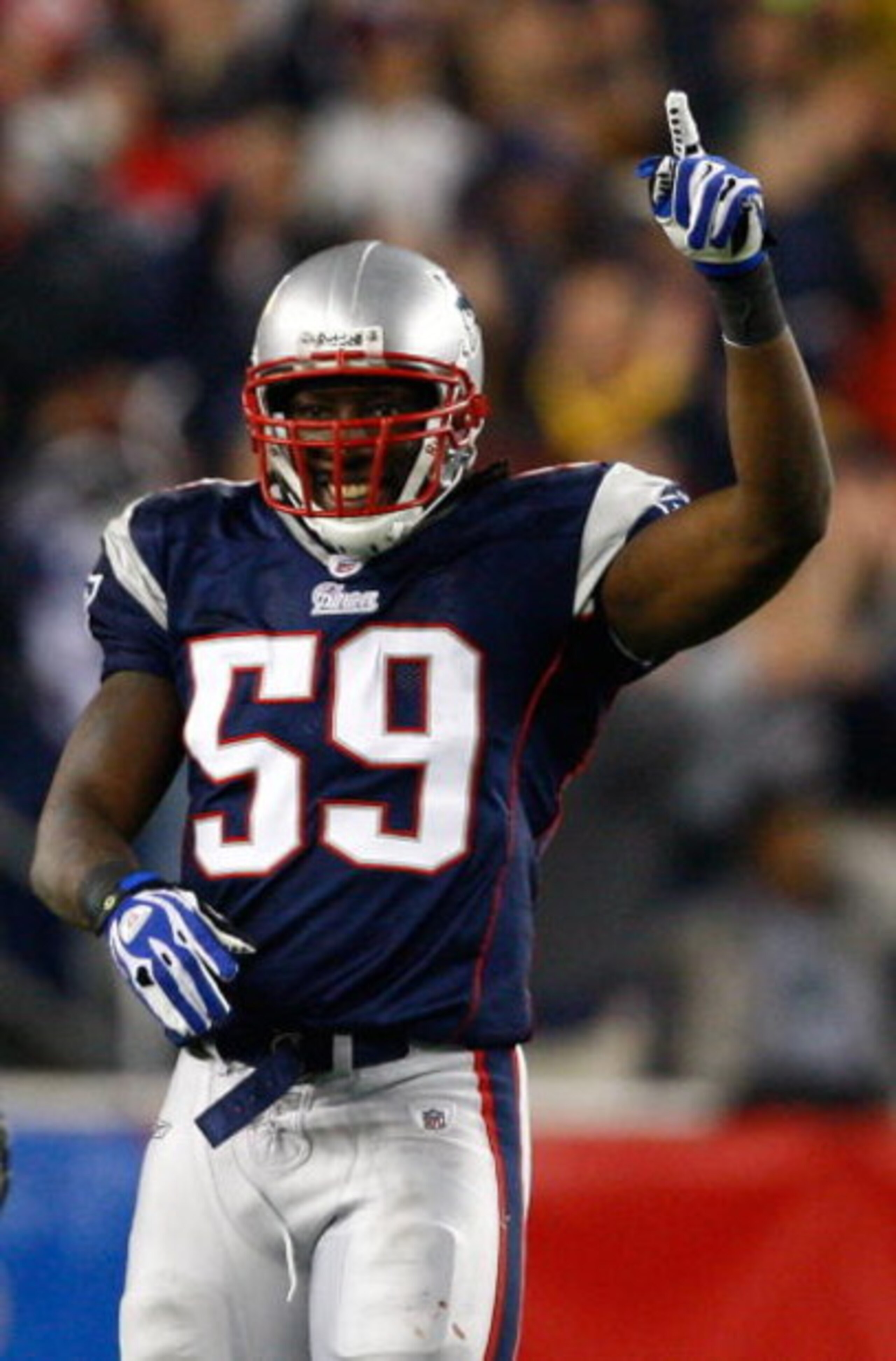FOXBORO, MA - NOVEMBER 13: Gary Guyton #59 of the New England Patriots reacts against the New York Jets at Gillette Stadium on November 13, 2008 in Foxboro, Massachusetts. (Photo by Jim Rogash/Getty Images)