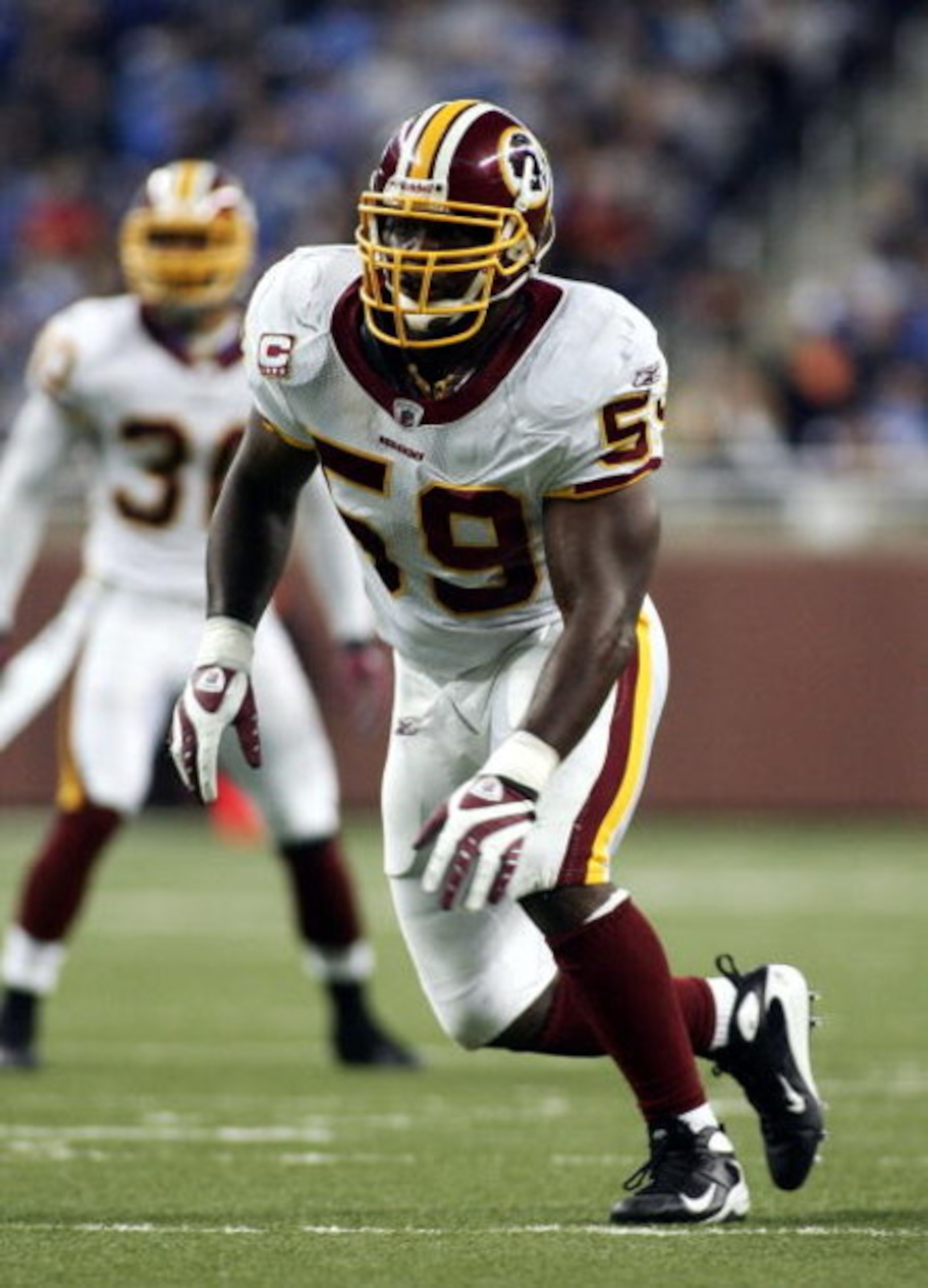 DETROIT - OCTOBER 26:  London Fletcher #59 of the Washington Redskins rushes during the game against the Detroit Lions on October 26, 2008 at Ford Field in Detroit, Michigan.  (Photo by Domenic Centofanti/Getty Images)