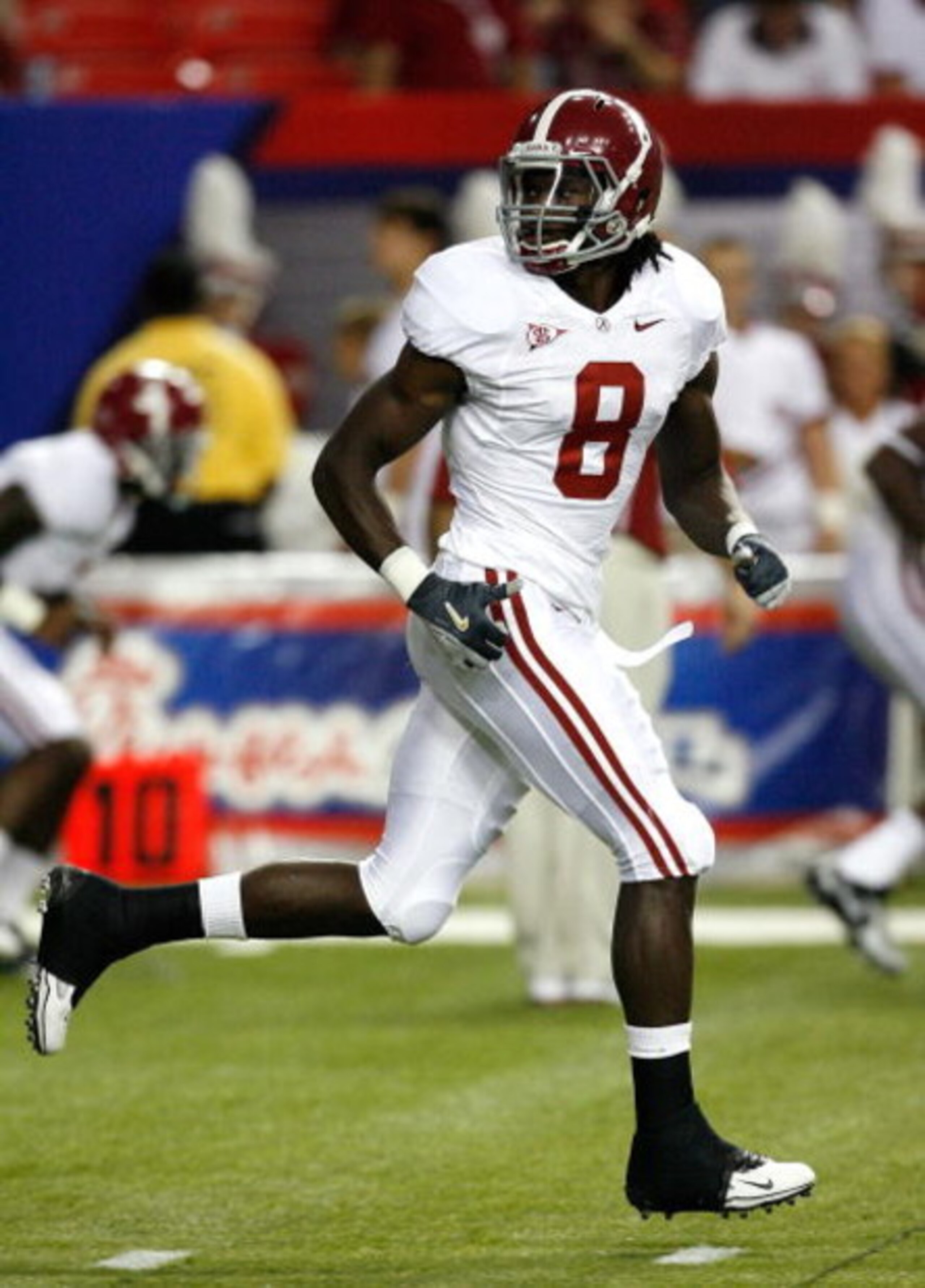 ATLANTA - SEPTEMBER 05: Julio Jones #8 of the Alabama Crimson Tide against the Virginia Tech Hokies during the Chick-fil-A Kickoff Game at Georgia Dome on September 5, 2009 in Atlanta, Georgia. (Photo by Kevin C. Cox/Getty Images) ATLANTA - SEPTEMBER 05: Julio Jones #8 of the Alabama Crimson Tide against the Virginia Tech Hokies during the Chick-fil-A Kickoff Game at Georgia Dome on September 5, 2009 in Atlanta, Georgia. (Photo by Kevin C. Cox/Getty Images)