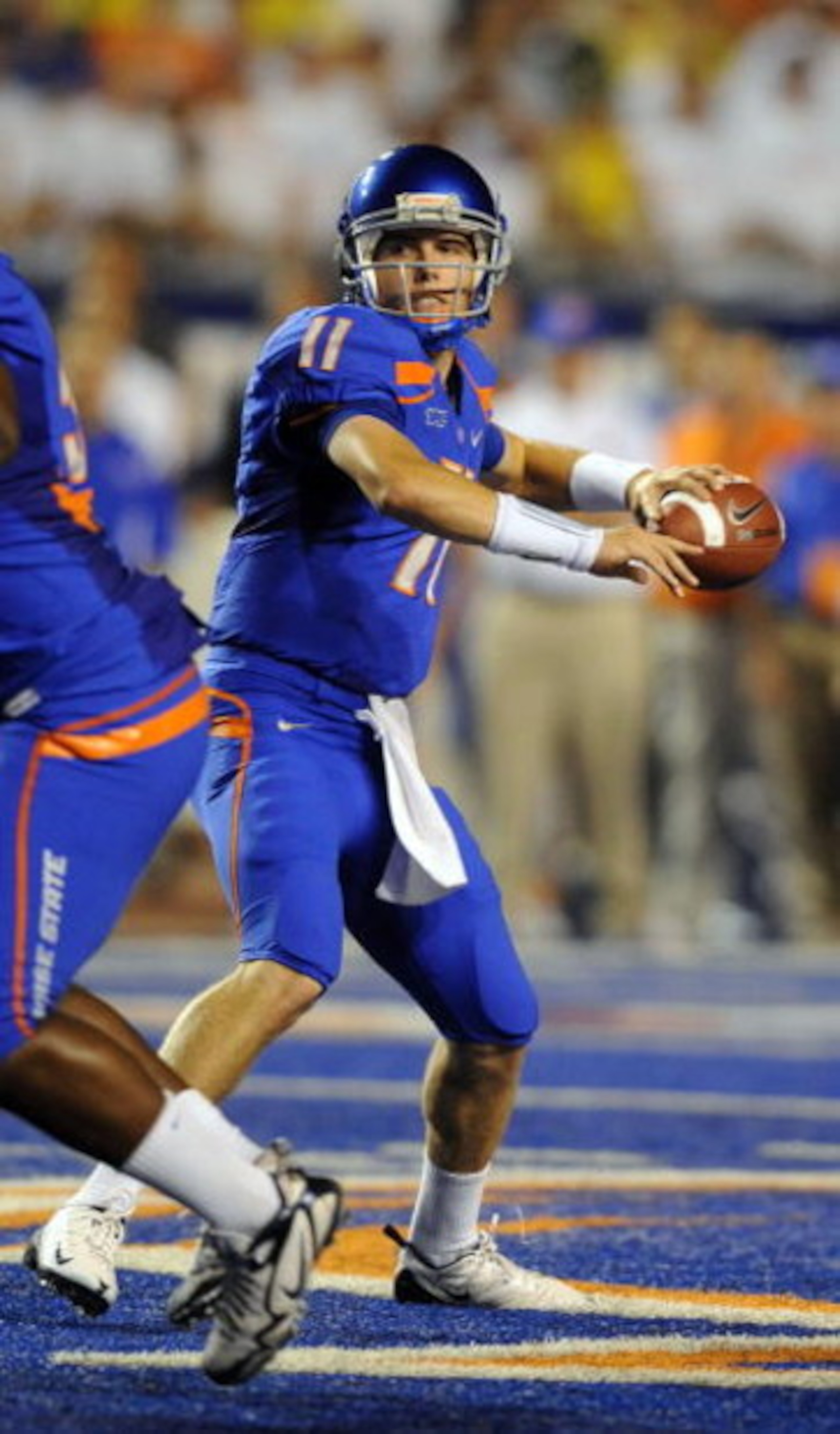BOISE, ID - SEPTEMBER 3: Quarterback Kellen Moore #6 of the Boise State Broncos sets to throw a pass in the third quarter of the game against the Oregon Ducks at Bronco Stadium on September 3, 2009 in Boise, Idaho. Boise State won the game 19-8. (Photo by BOISE, ID - SEPTEMBER 3: Quarterback Kellen Moore #6 of the Boise State Broncos sets to throw a pass in the third quarter of the game against the Oregon Ducks at Bronco Stadium on September 3, 2009 in Boise, Idaho. Boise State won the game 19-8. (Photo by