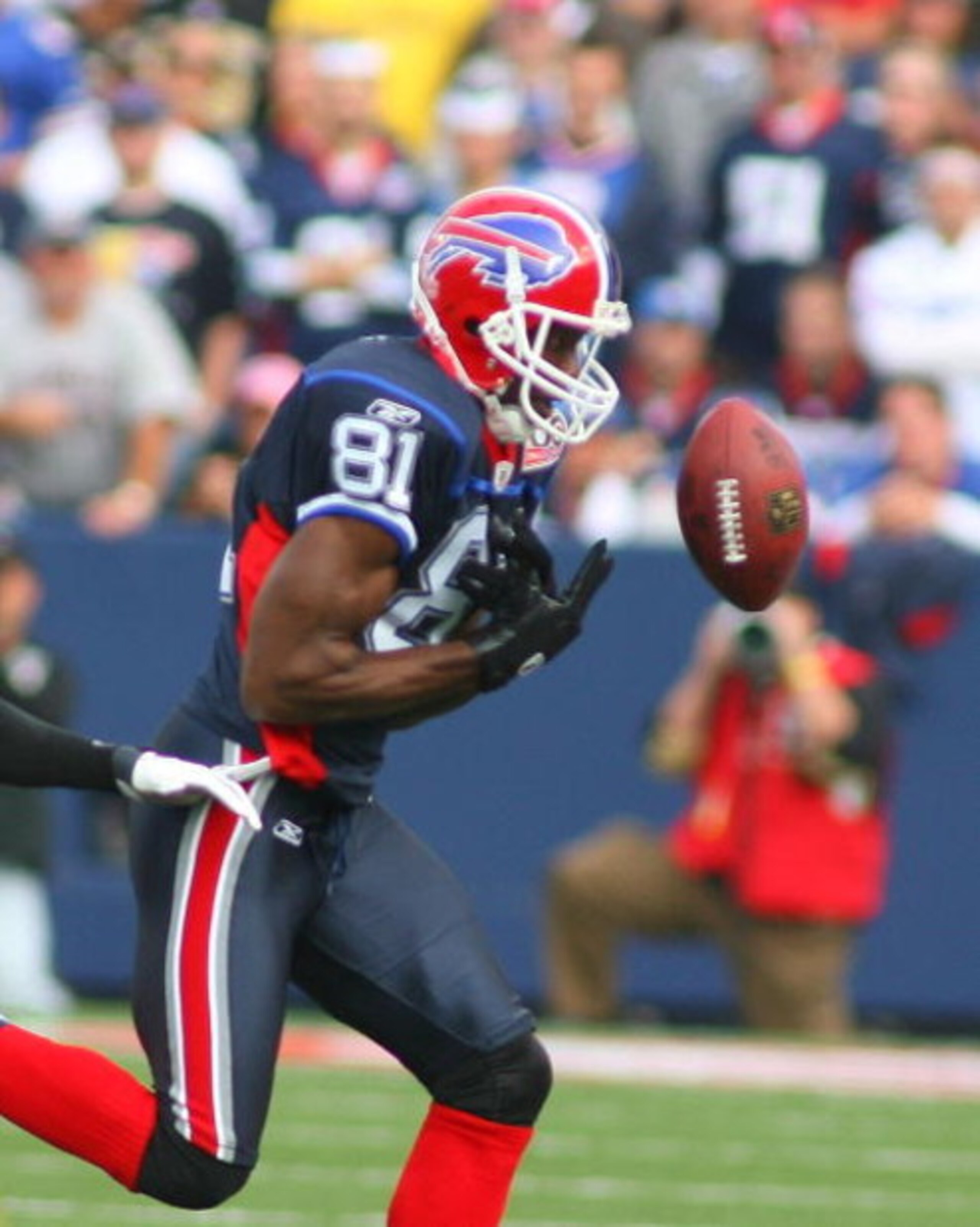 ORCHARD PARK, NY - SEPTEMBER 27: Terrell Owens #81 of the Buffalo Bills can't hold on to a pass thrown to him against the New Orleans Saints at Ralph Wilson Stadium on September 27, 2009 in Orchard Park, New York. The Saints won 27-7. (Photo by Rick Stew ORCHARD PARK, NY - SEPTEMBER 27: Terrell Owens #81 of the Buffalo Bills can't hold on to a pass thrown to him against the New Orleans Saints at Ralph Wilson Stadium on September 27, 2009 in Orchard Park, New York. The Saints won 27-7. (Photo by Rick Stew