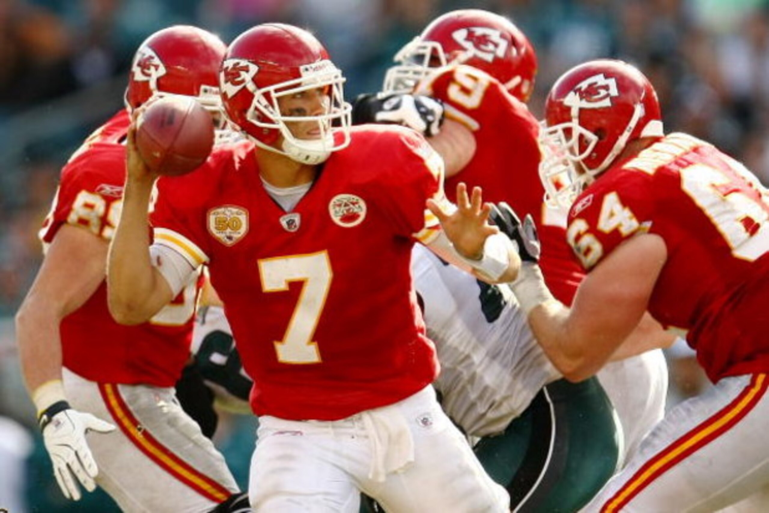 PHILADELPHIA - SEPTEMBER 27: Matt Cassel #7 of the Kansas City Chiefs throws a pass against the Philadelphia Eagles against the Kansas City Chiefs on September 27, 2009 at Lincoln Financial Field in Philadelphia, Pennsylvania. (Photo by Chris McGrath/G PHILADELPHIA - SEPTEMBER 27: Matt Cassel #7 of the Kansas City Chiefs throws a pass against the Philadelphia Eagles against the Kansas City Chiefs on September 27, 2009 at Lincoln Financial Field in Philadelphia, Pennsylvania. (Photo by Chris McGrath/G