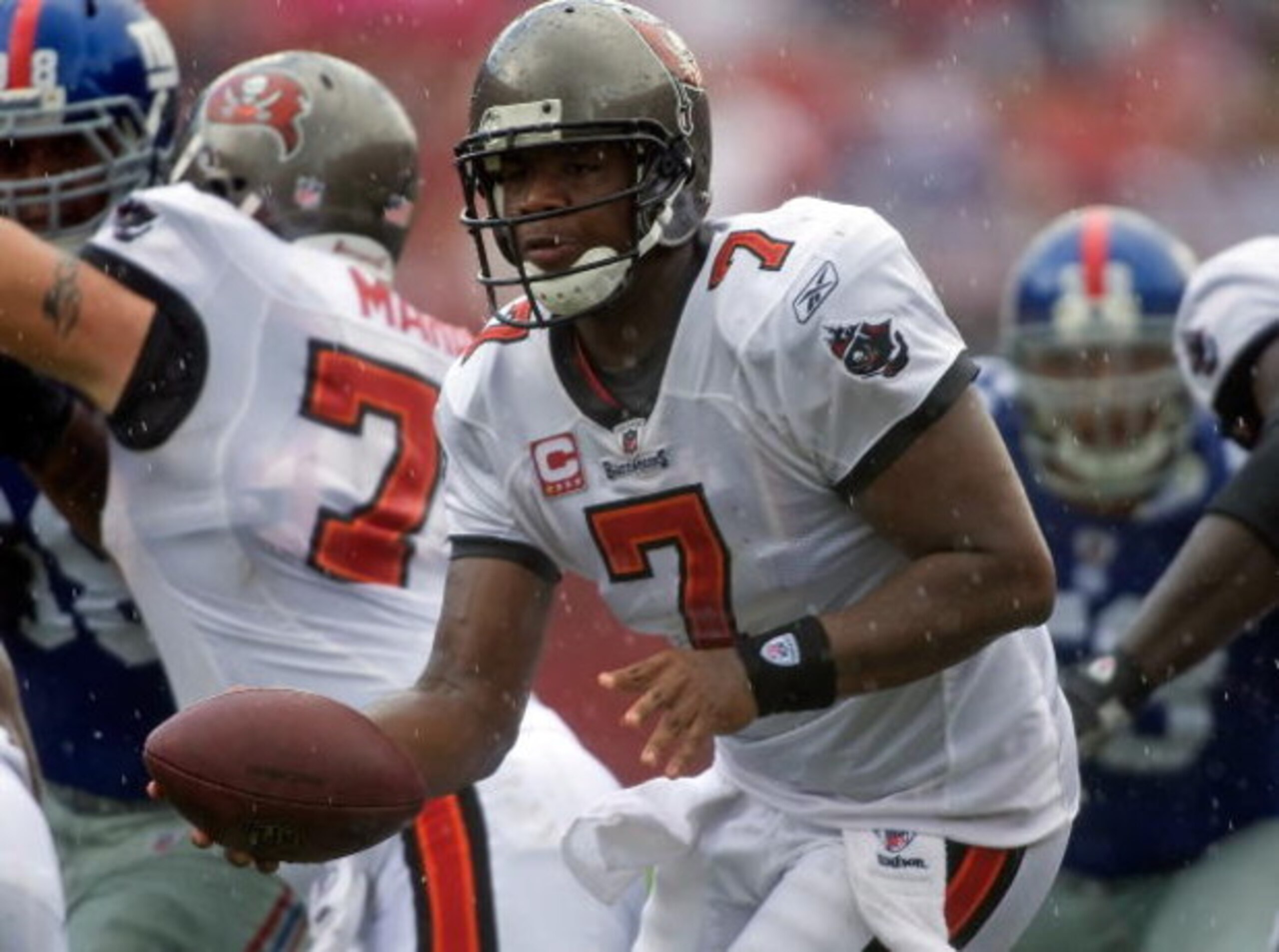 TAMPA, FL - SEPTEMBER 27: Quarterback Byron Leftwich #7 of the Tampa Bay Buccaneers hands the ball off against the New York Giants during the game at Raymond James Stadium on September 27, 2009 in Tampa, Florida. (Photo by J. Meric/Getty Images) TAMPA, FL - SEPTEMBER 27: Quarterback Byron Leftwich #7 of the Tampa Bay Buccaneers hands the ball off against the New York Giants during the game at Raymond James Stadium on September 27, 2009 in Tampa, Florida. (Photo by J. Meric/Getty Images)