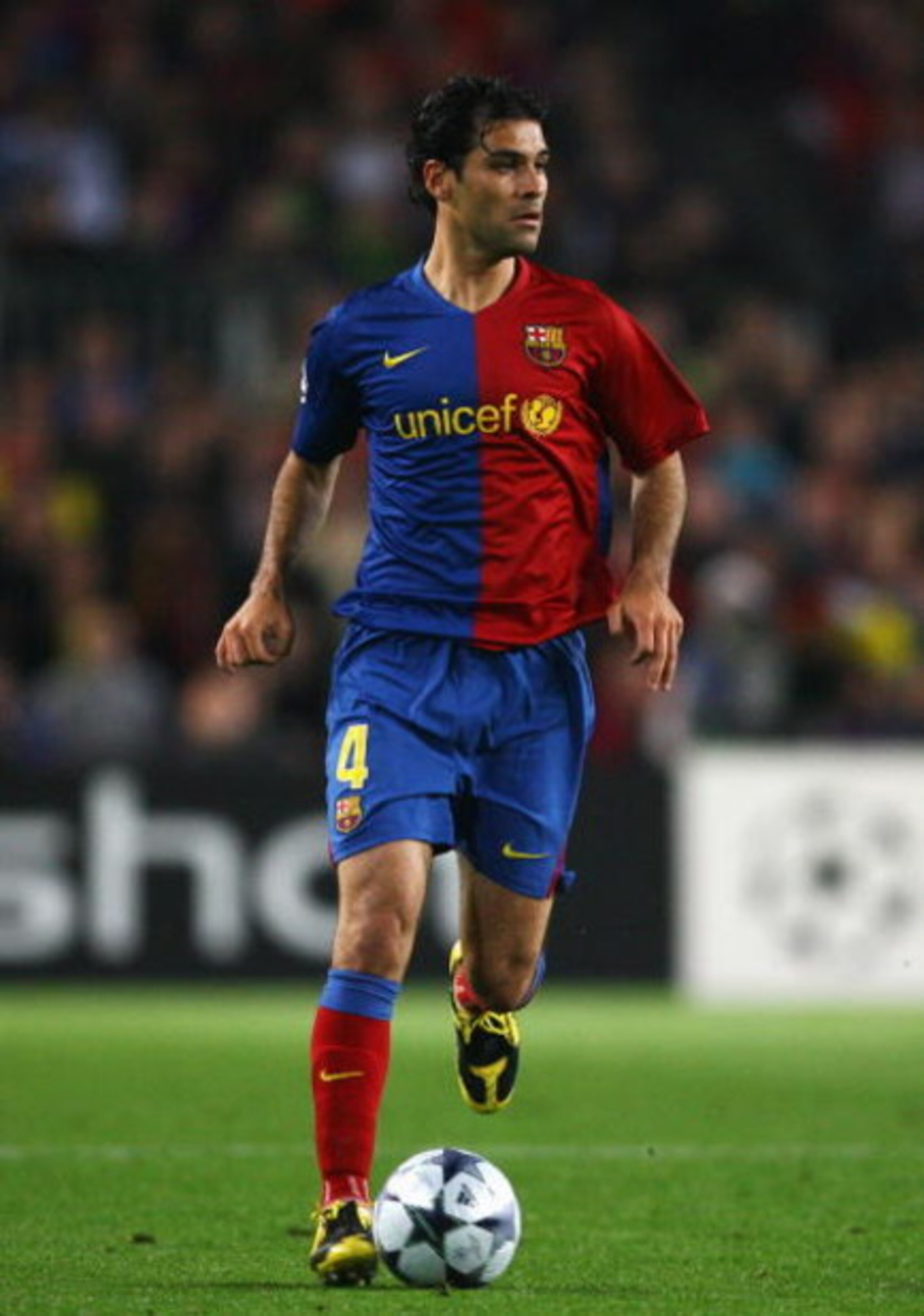 BARCELONA, SPAIN - APRIL 28:  Rafael Marquez of Barcelona in action during the UEFA Champions League Semi Final First Leg match between Barcelona and Chelsea at the Nou Camp Stadium on April 28, 2009 in Barcelona, Spain.  (Photo by Alex Livesey/Getty Imag