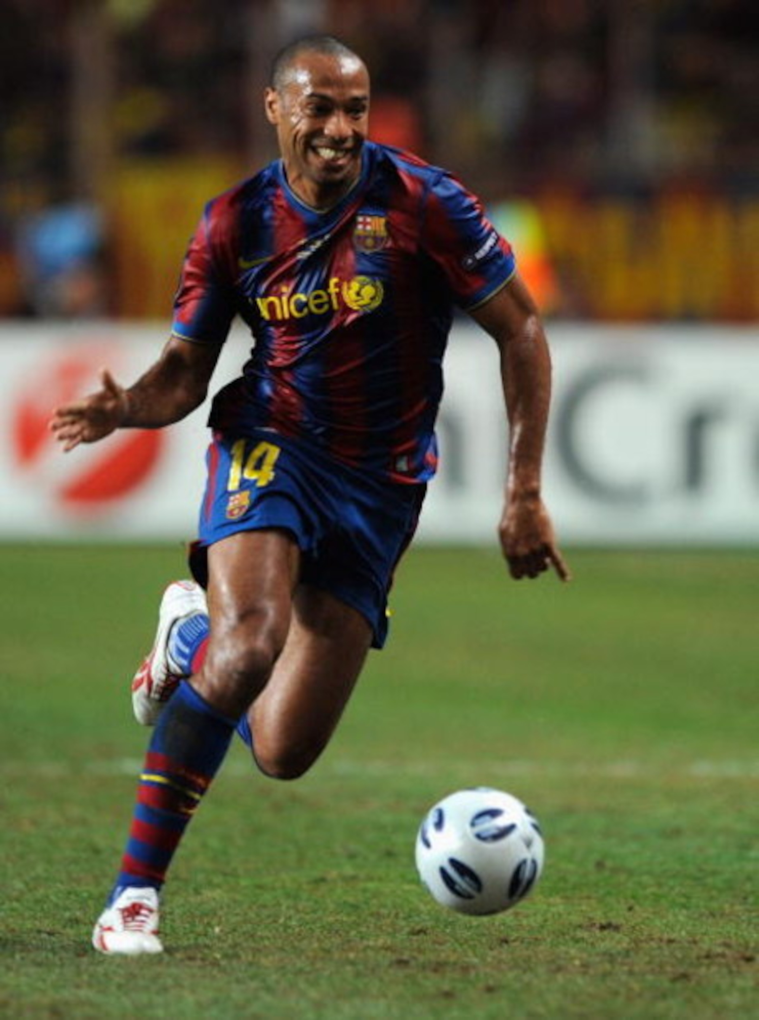 MONTE CARLO, MONACO - AUGUST 28:  Thierry Henry of Barcelona in action during the UEFA Super Cup Final between FC Barcelona and Shakhtar Donetsk at The Stade Louis II Stadium on August 28, 2009 in Monte Carlo, Monaco. (Photo by Laurence Griffiths/Getty Im