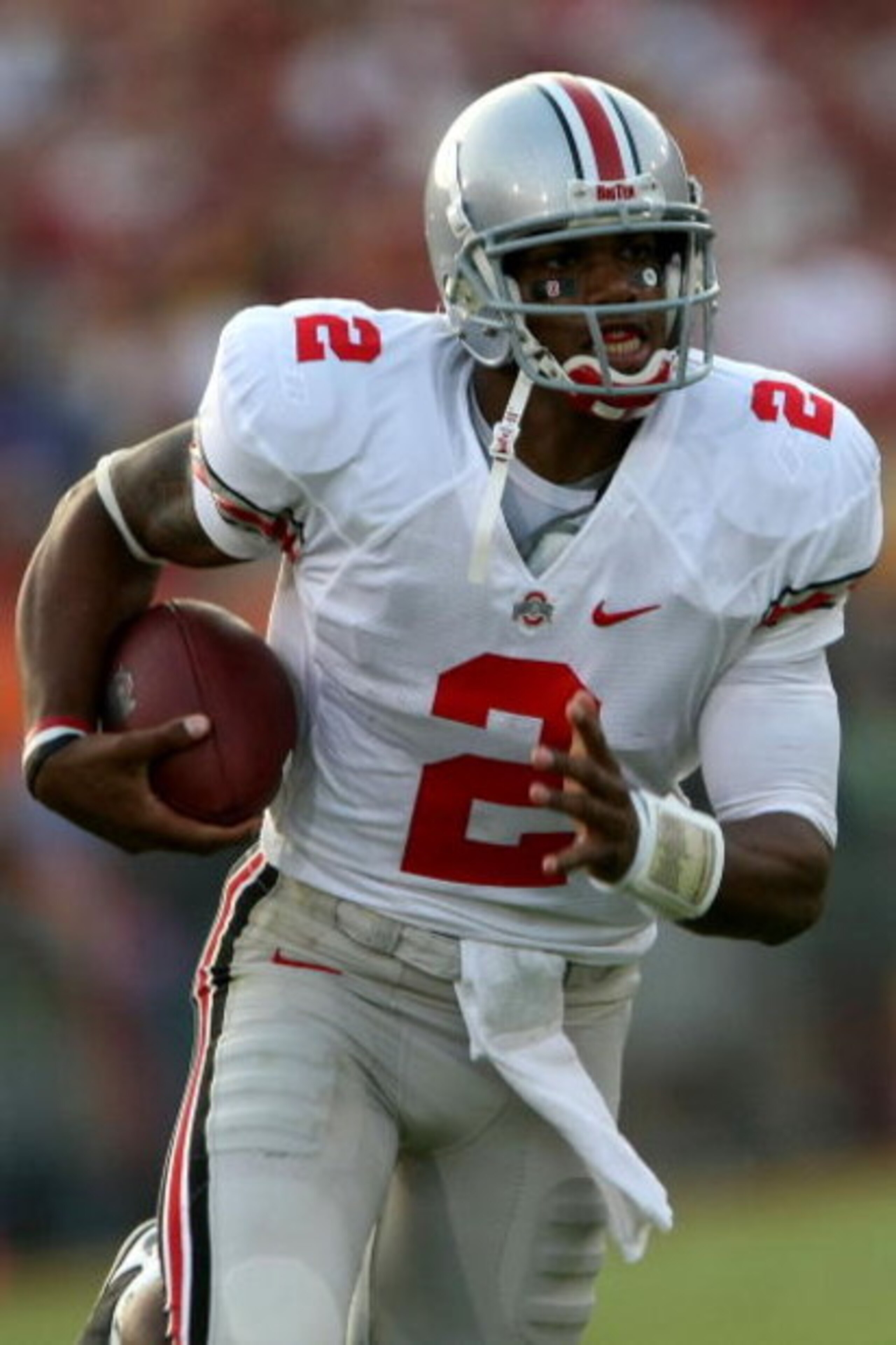 LOS ANGELES, CA - SEPTEMBER 13:  Terrelle Pryor #2 of the Ohio State Buckeyes runs the ball against the USC Trojans during the college football game at the Los Angeles Memorial Coliseum on September 13, 2008 in Los Angeles, California.  (Photo by Stephen 