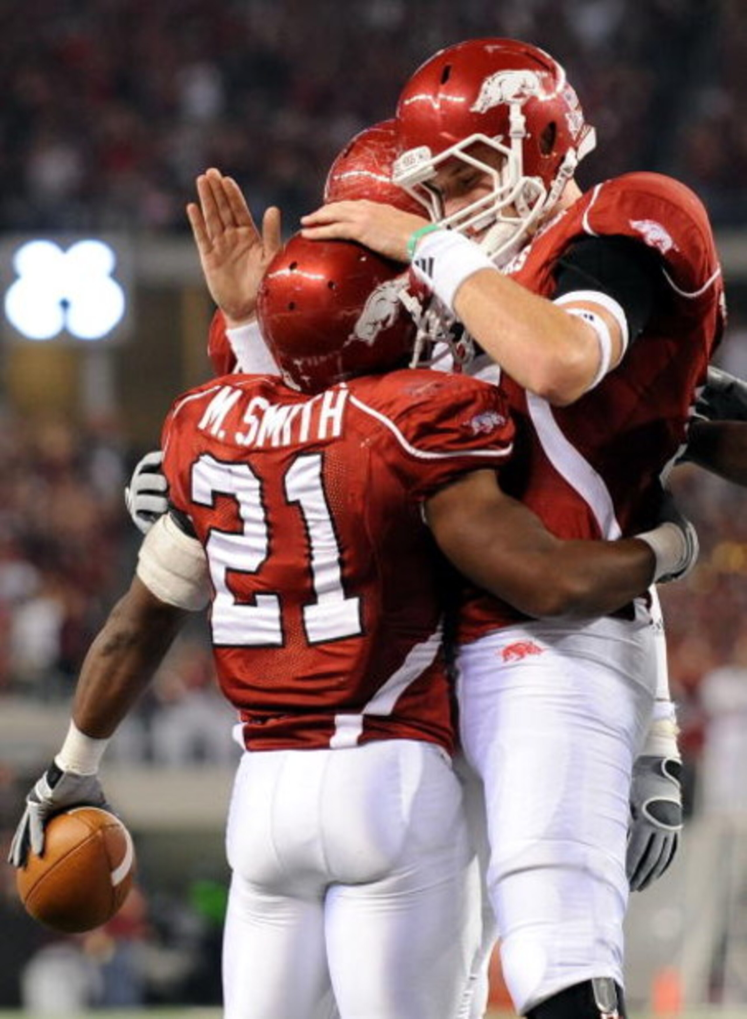 ARLINGTON, TX - OCTOBER 03:  Quarterback Ryan Mallett #15 celelbrates a touchdown with Michael Smith #21 of the Arkansas Razorbacks against the Texas A&M Aggies at Dallas Cowboys Stadium on October 3, 2009 in Arlington, Texas.  (Photo by Ronald Martinez/G