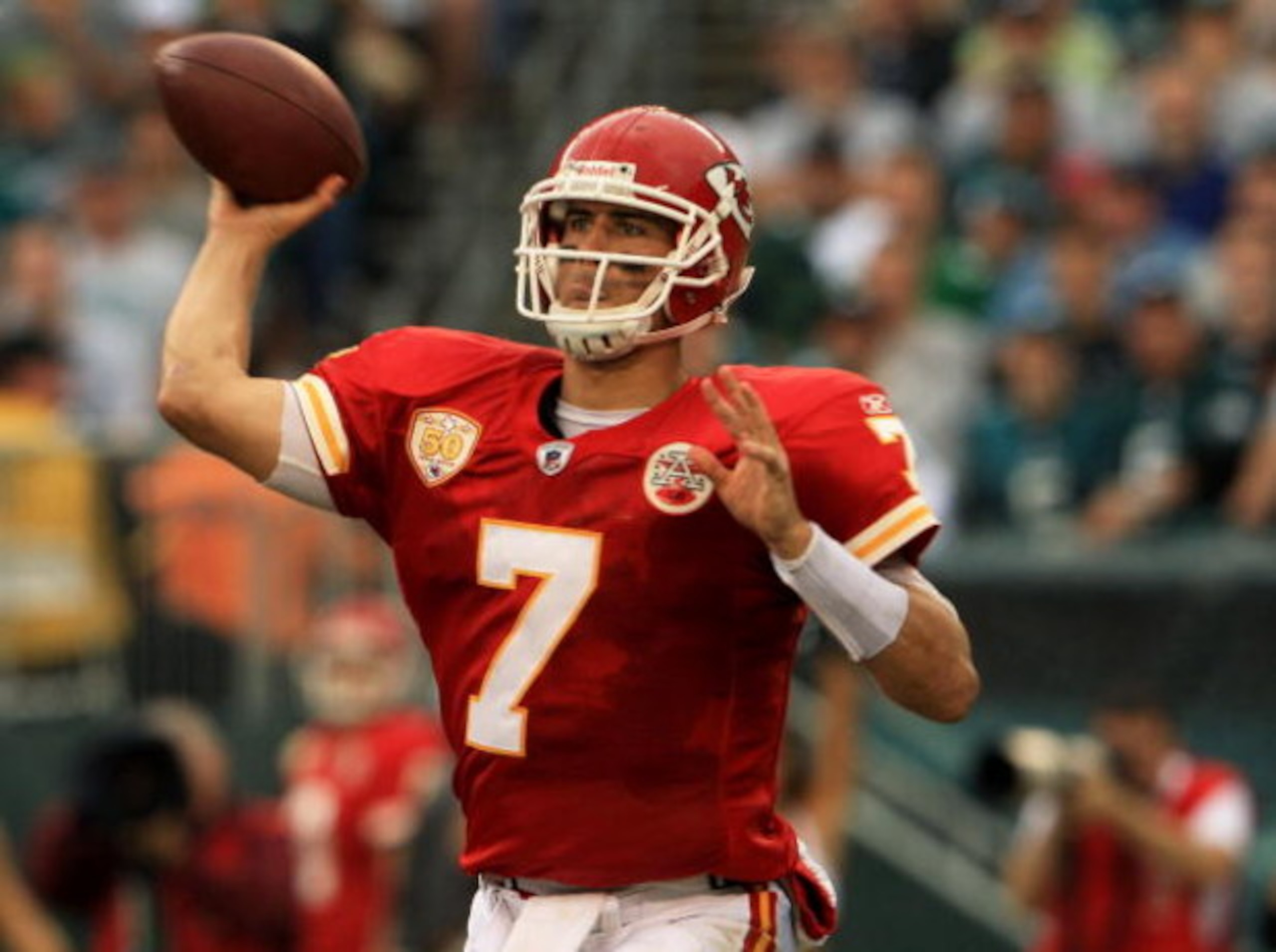 PHILADELPHIA - SEPTEMBER 27:  Quarterback Matt Cassel #7 of the Kansas City Chiefs passes against the Philadelphia Eagles during their game on September 27, 2009 at Lincoln Financial Field in Philadelphia, Pennsylvania.  (Photo by Travis Lindquist/Getty I