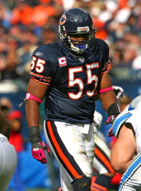 CHICAGO - OCTOBER 04: Lance Briggs #55 of the Chicago Bears awaits the start of play against the Detroit Lions on October 4, 2009 at Soldier Field in Chicago, Illinois. The Bears defeated the Lions 48-24.  (Photo by Jonathan Daniel/Getty Images)