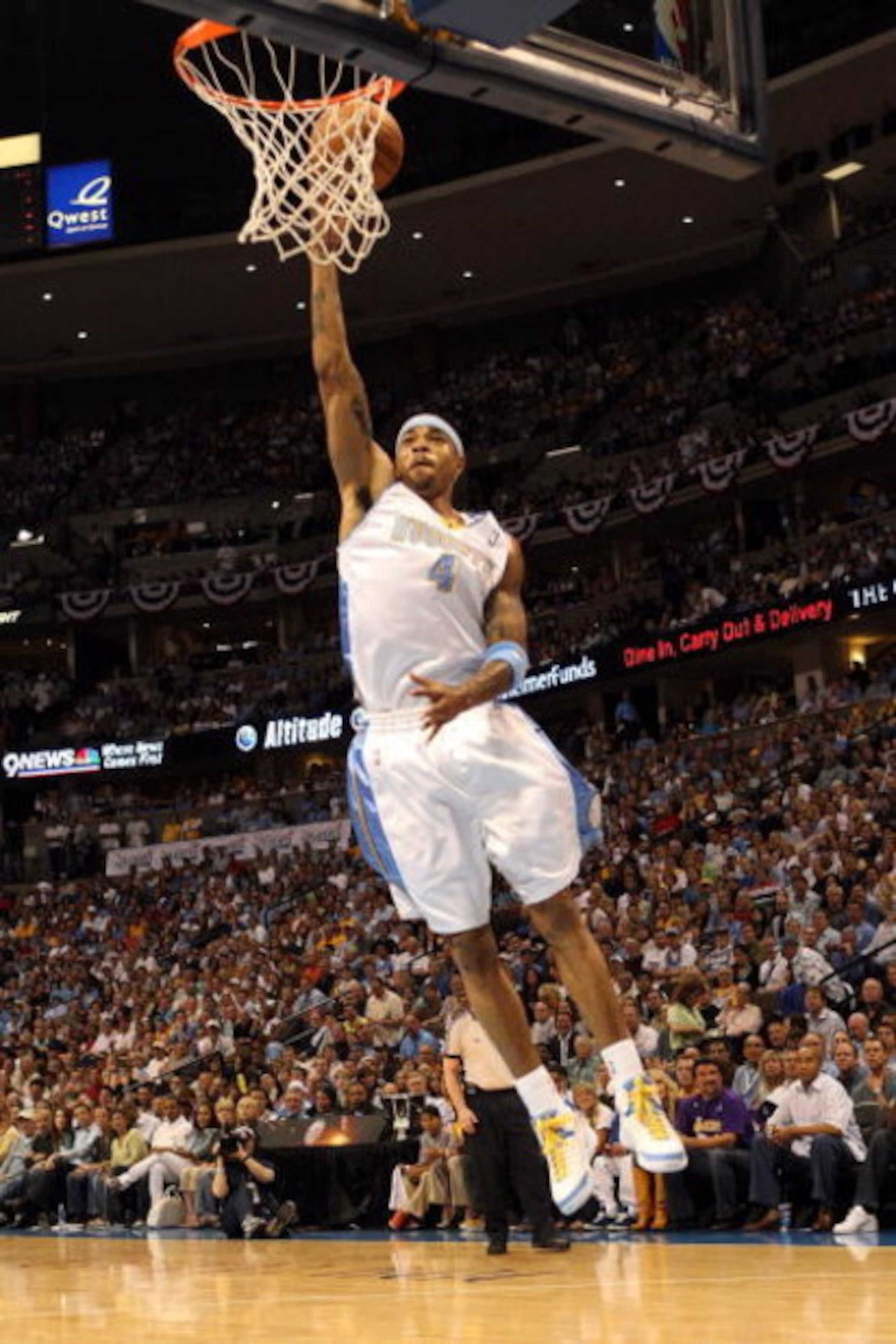 DENVER - MAY 29:  Kenyon Martin #4 of the Denver Nuggets goes up for a dunk in Game Six of the Western Conference Finals during the 2009 NBA Playoffs against the Los Angeles Lakers at Pepsi Center on May 29, 2009 in Denver, Colorado. NOTE TO USER: User ex