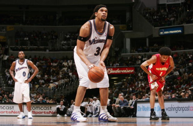 WASHINGTON - MARCH 30:  Etan Thomas #36 of the Washington Wizards sets up for the free throw during the NBA game against the Atlanta Hawks on March 30, 2005 at the MCI Center in Washington, D.C.  The Wizards won 102-99. NOTE TO USER:  User expressly ackno