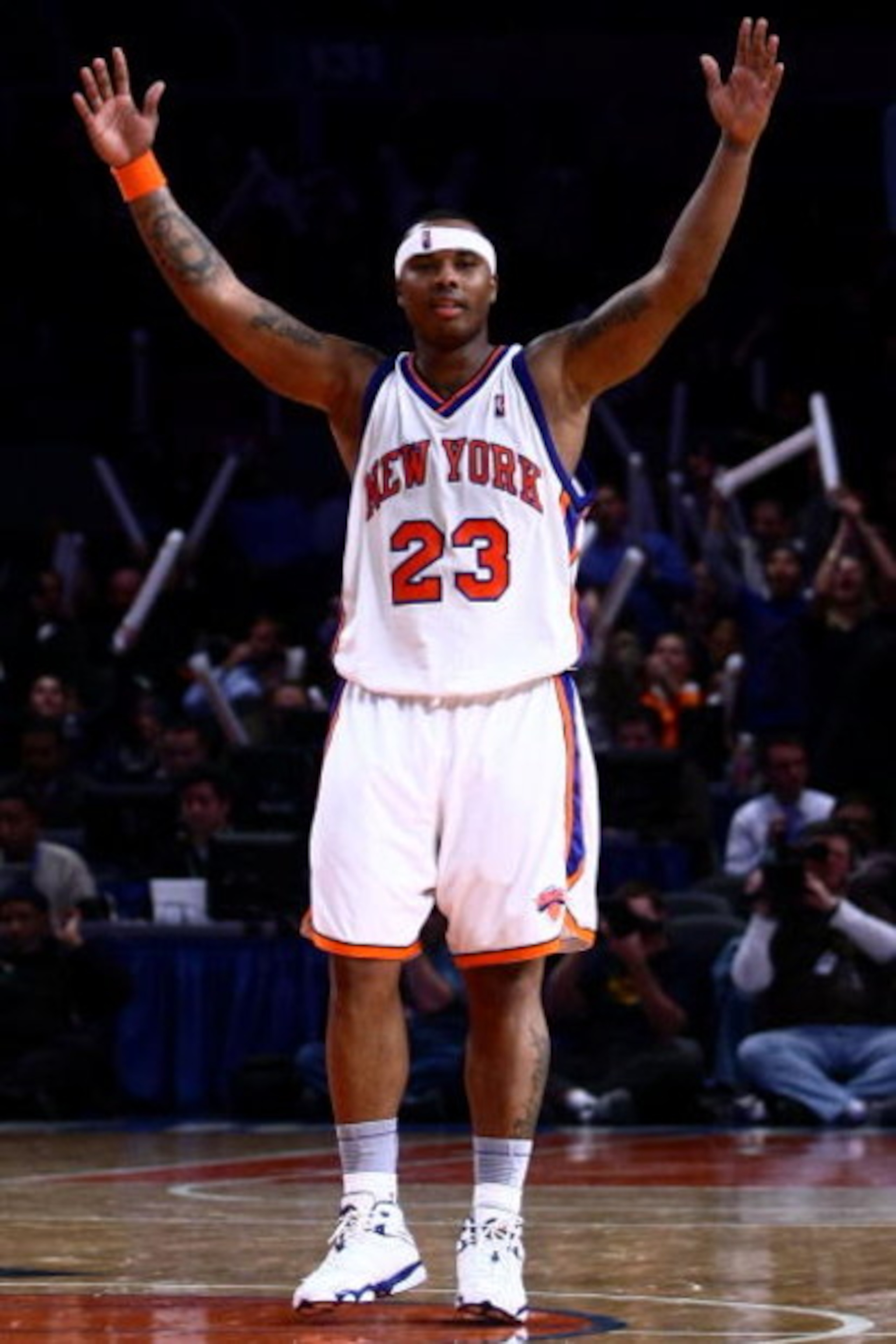 NEW YORK - JANUARY 14:  Quentin Richardson #23 of the New York Knicks celebrates a teammate's basket in the final minutes against the Washington Wizards at Madison Square Garden January 14, 2009 in New York City. NOTE TO USER: User expressly acknowledges 