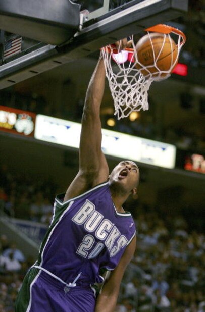 PHILADELPHIA - NOVEMBER 01:  Jamaal Magloire #20 of the Milwaukee Bucks dunks the ball during their game against the Philadelphia 76ers on November 1, 2005 at the Wachovia Center in Philadelphia, Pennsylvania. The Bucks won 117-108 in overtime. NOTE TO US