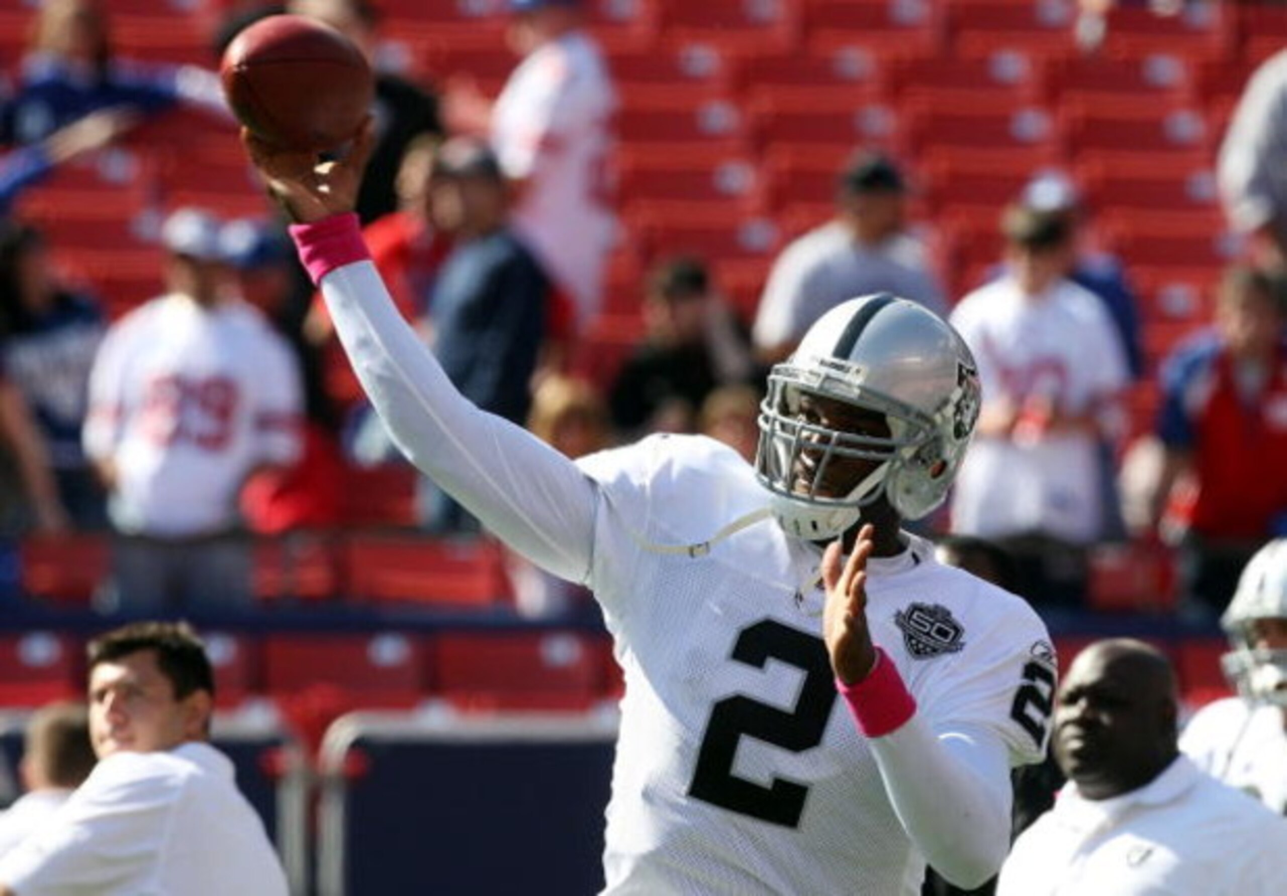 EAST RUTHERFORD, NJ - OCTOBER 11:  JaMarcus Russell #2 of the Oakland Raiders warms up before playing the New York Giants on October 11, 2009 at Giants Stadium in East Rutherford, New Jersey.  (Photo by Jim McIsaac/Getty Images)