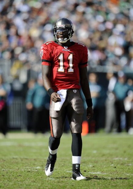 PHILADELPHIA - OCTOBER 11:  Josh Johnson #11 of the Tampa Bay Buccaneers reacts at Lincoln Financial Field on October 11, 2009 in Philadelphia, Pennsylvania.  (Photo by Jeff Zelevansky/Getty Images)