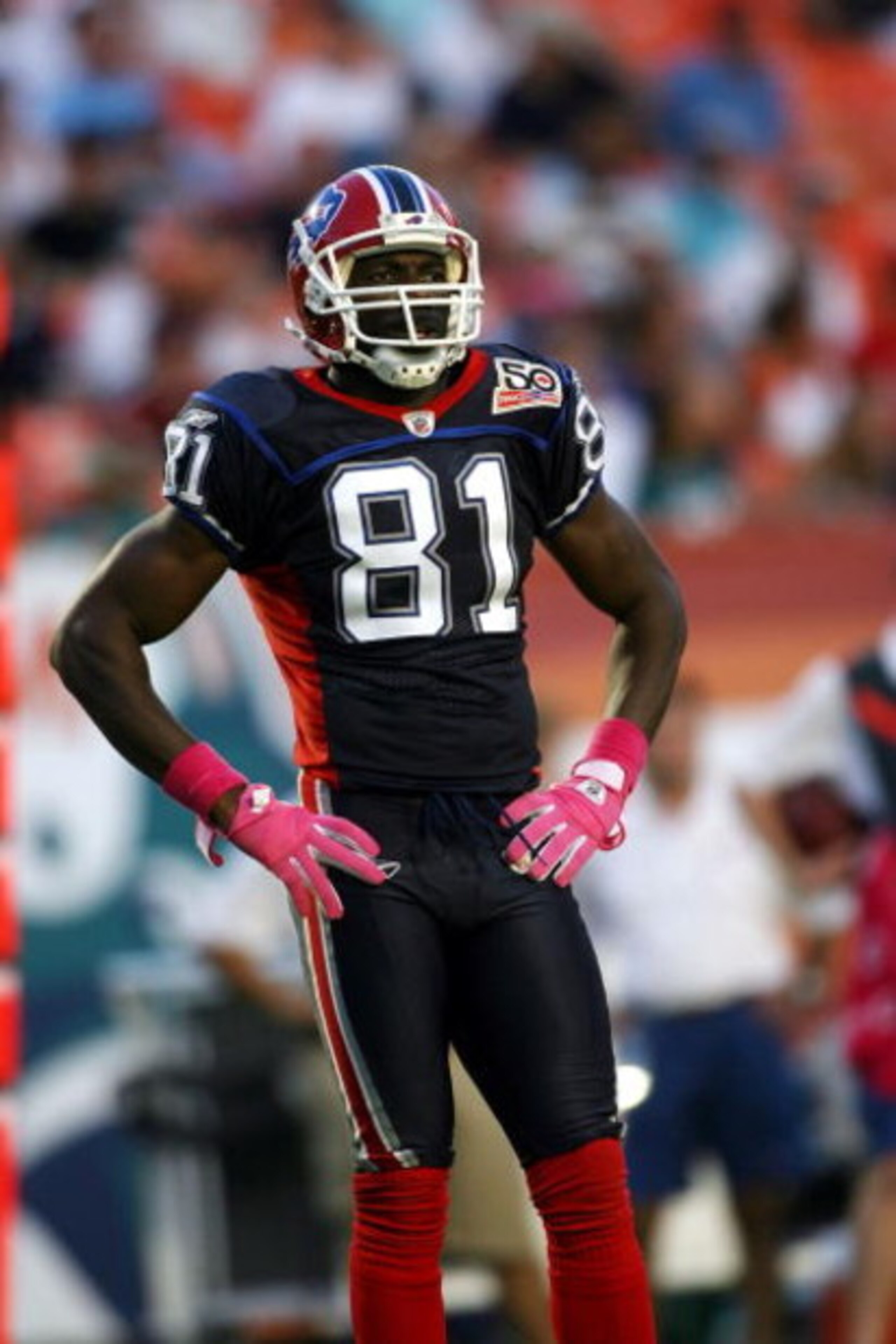 MIAMI - OCTOBER 04: Receiver Terrell Owens #81 of the Buffalo Bills looks on against the Miami Dolphins at Land Shark Stadium on October 4, 2009 in Miami, Florida. Miami defeated Buffalo 31-30. (Photo by Marc Serota/Getty Images) MIAMI - OCTOBER 04: Receiver Terrell Owens #81 of the Buffalo Bills looks on against the Miami Dolphins at Land Shark Stadium on October 4, 2009 in Miami, Florida. Miami defeated Buffalo 31-30. (Photo by Marc Serota/Getty Images)