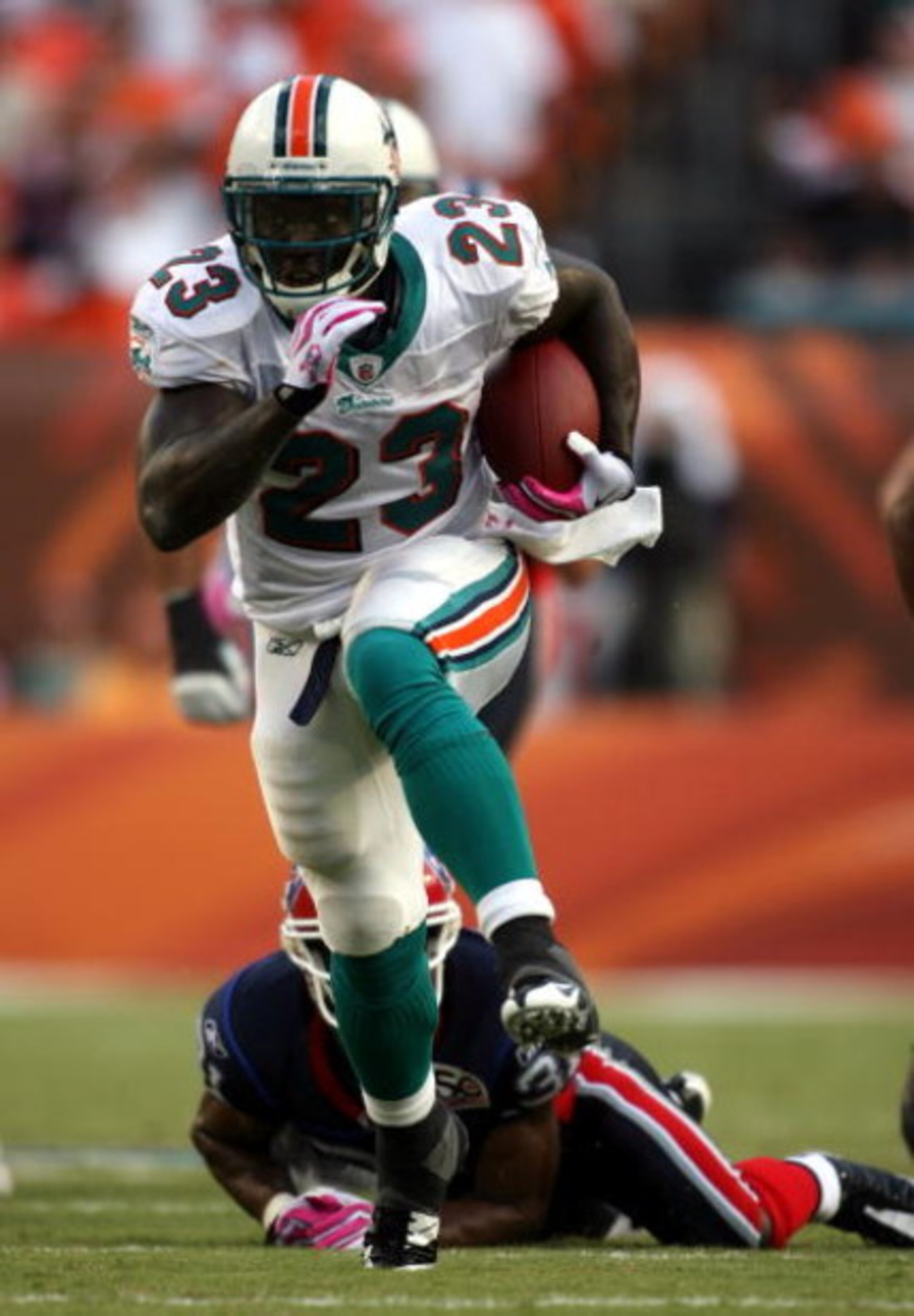 MIAMI - OCTOBER 04: Running back Ronnie Brown #23 of the Miami Dolphins runs against the Buffalo Bills at Land Shark Stadium on October 4, 2009 in Miami, Florida. Miami defeated Buffalo 31-30. (Photo by Marc Serota/Getty Images) MIAMI - OCTOBER 04: Running back Ronnie Brown #23 of the Miami Dolphins runs against the Buffalo Bills at Land Shark Stadium on October 4, 2009 in Miami, Florida. Miami defeated Buffalo 31-30. (Photo by Marc Serota/Getty Images)