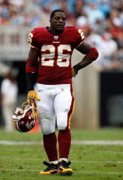 CHARLOTTE, NC - OCTOBER 11:  Clinton Portis #26 of Washington Redskins waits through a timeout on the field against the Carolina Panthers at Bank of America Stadium on October 11, 2009 in Charlotte, North Carolina.  (Photo by Streeter Lecka/Getty Images)