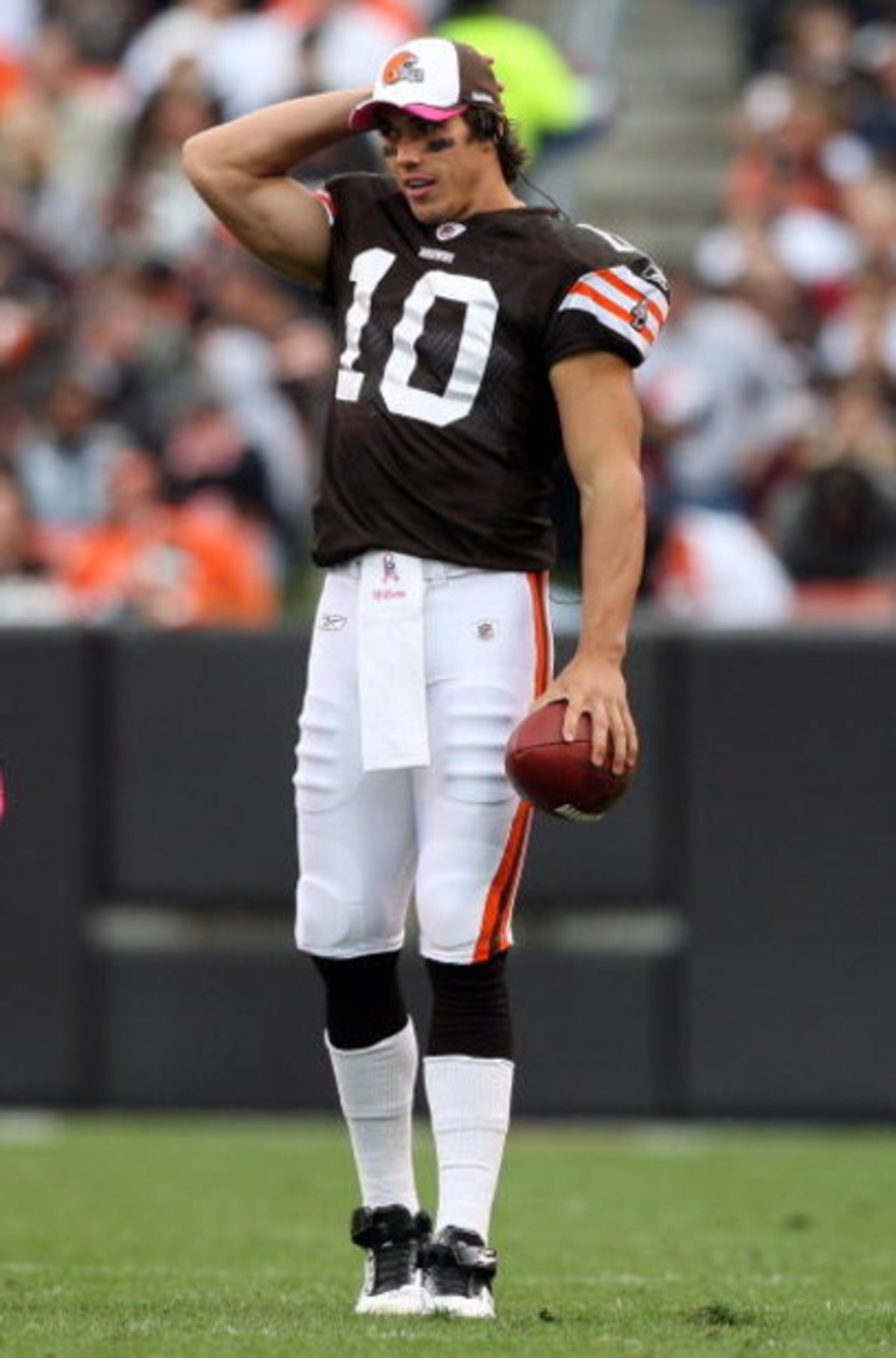 CLEVELAND - OCTOBER 04: Brady Quinn #10 of the Cleveland Browns looks on against the Cincinnati Bengals during their game at Cleveland Browns Stadium on October 4, 2009 in Cleveland, Ohio. The Bengals defeated the Browns 23-20 in overtime. (Photo by Jim CLEVELAND - OCTOBER 04: Brady Quinn #10 of the Cleveland Browns looks on against the Cincinnati Bengals during their game at Cleveland Browns Stadium on October 4, 2009 in Cleveland, Ohio. The Bengals defeated the Browns 23-20 in overtime. (Photo by Jim