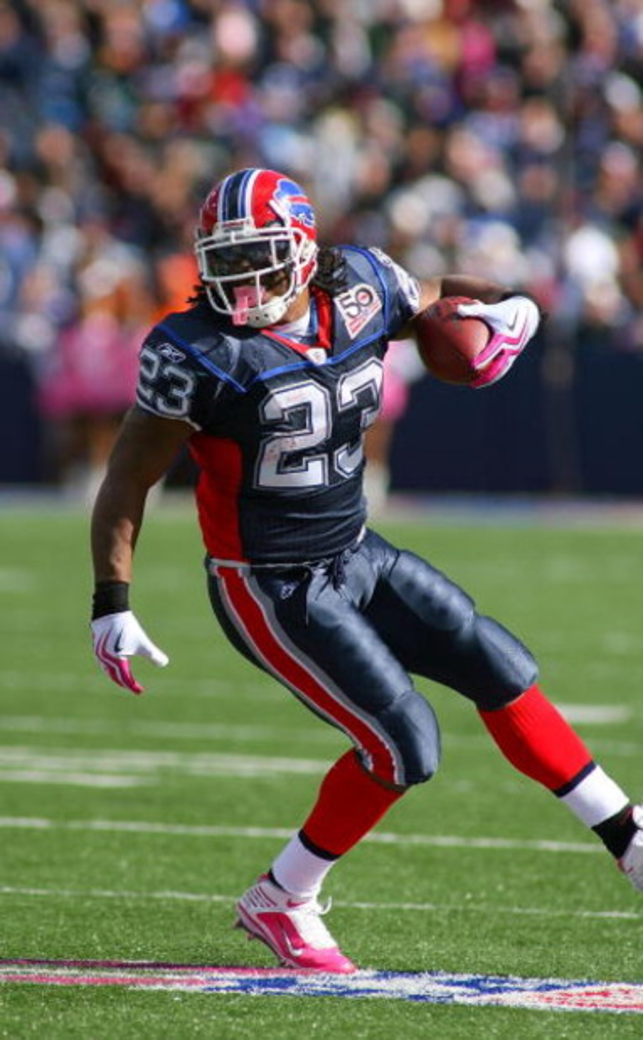 ORCHARD PARK, NY - OCTOBER 11: Marshawn Lynch #23 of the Buffalo Bills runs against the Cleveland Browns at Ralph Wilson Stadium on October 11, 2009 in Orchard Park, New York. (Photo by Rick Stewart/Getty Images) ORCHARD PARK, NY - OCTOBER 11: Marshawn Lynch #23 of the Buffalo Bills runs against the Cleveland Browns at Ralph Wilson Stadium on October 11, 2009 in Orchard Park, New York. (Photo by Rick Stewart/Getty Images)