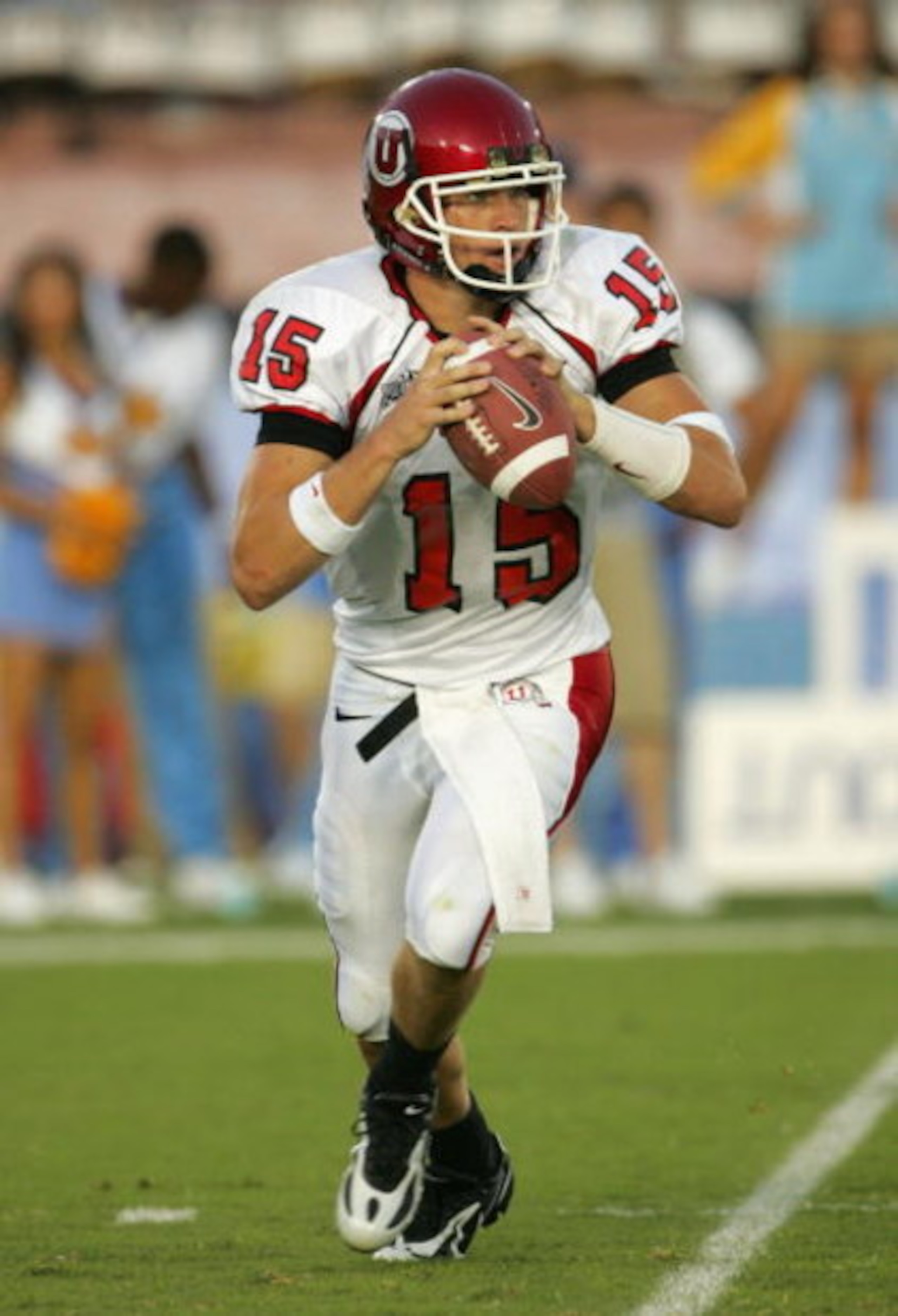 PASADENA, CA - SEPTEMBER 02:  Quarterback Brett Ratliff #15 of the Utah Utes drops back to pass against the UCLA Bruins during the college football game held on Septemeber 2, 2006 at the Rose Bowl in Pasadena, California.  The Bruins defeated the Utes 31-
