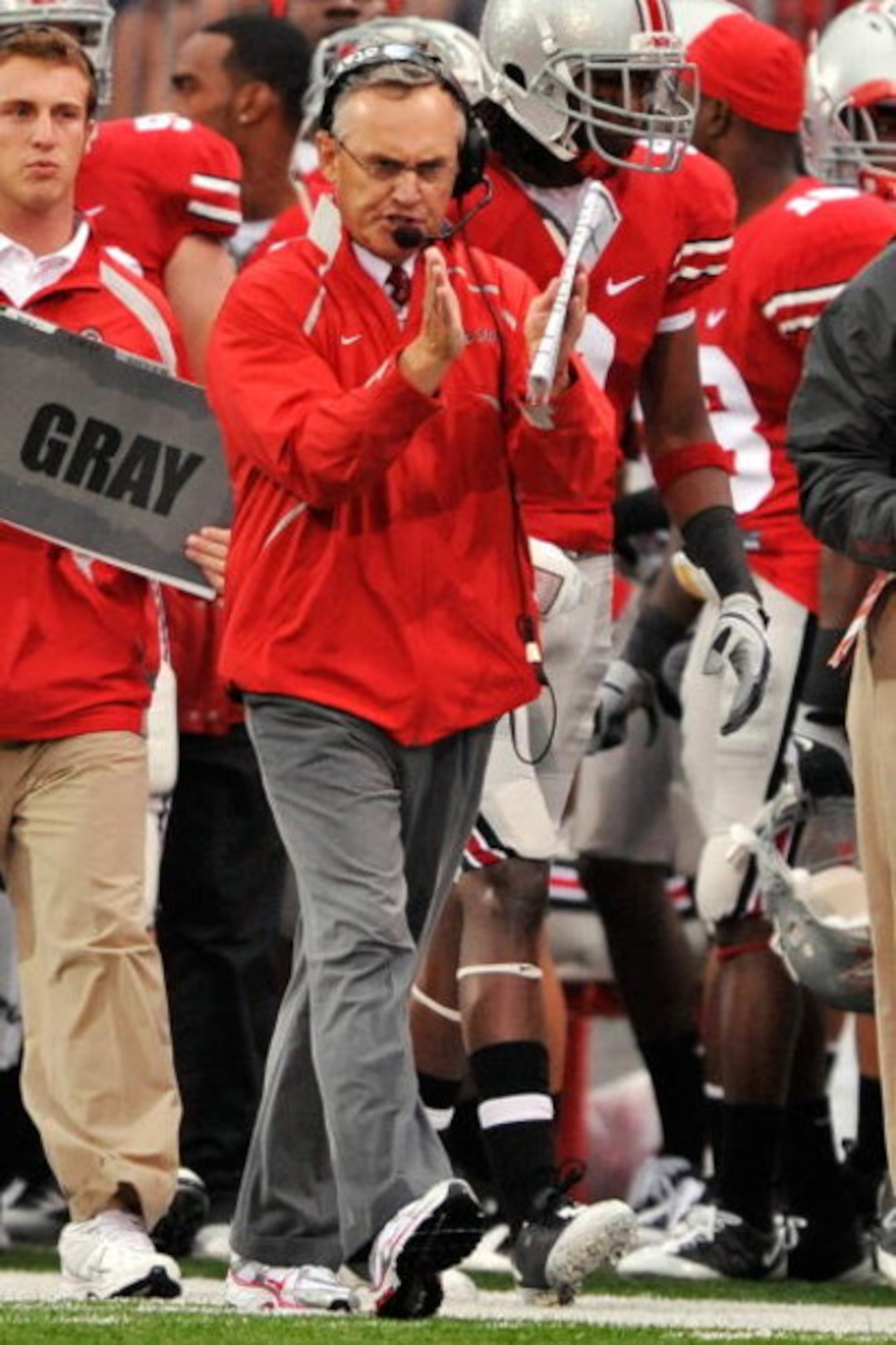 COLUMBUS, OH - SEPTEMBER 26:  Head coach Jim Tressel of the Ohio State Buckeyes walks the sideline during a game against the Illinois Fighting Illini at Ohio Stadium on September 26, 2009 in Columbus, Ohio.  (Photo by Jamie Sabau/Getty Images)