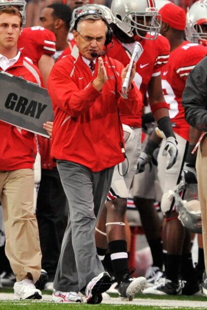 COLUMBUS, OH - SEPTEMBER 26:  Head coach Jim Tressel of the Ohio State Buckeyes walks the sideline during a game against the Illinois Fighting Illini at Ohio Stadium on September 26, 2009 in Columbus, Ohio.  (Photo by Jamie Sabau/Getty Images)
