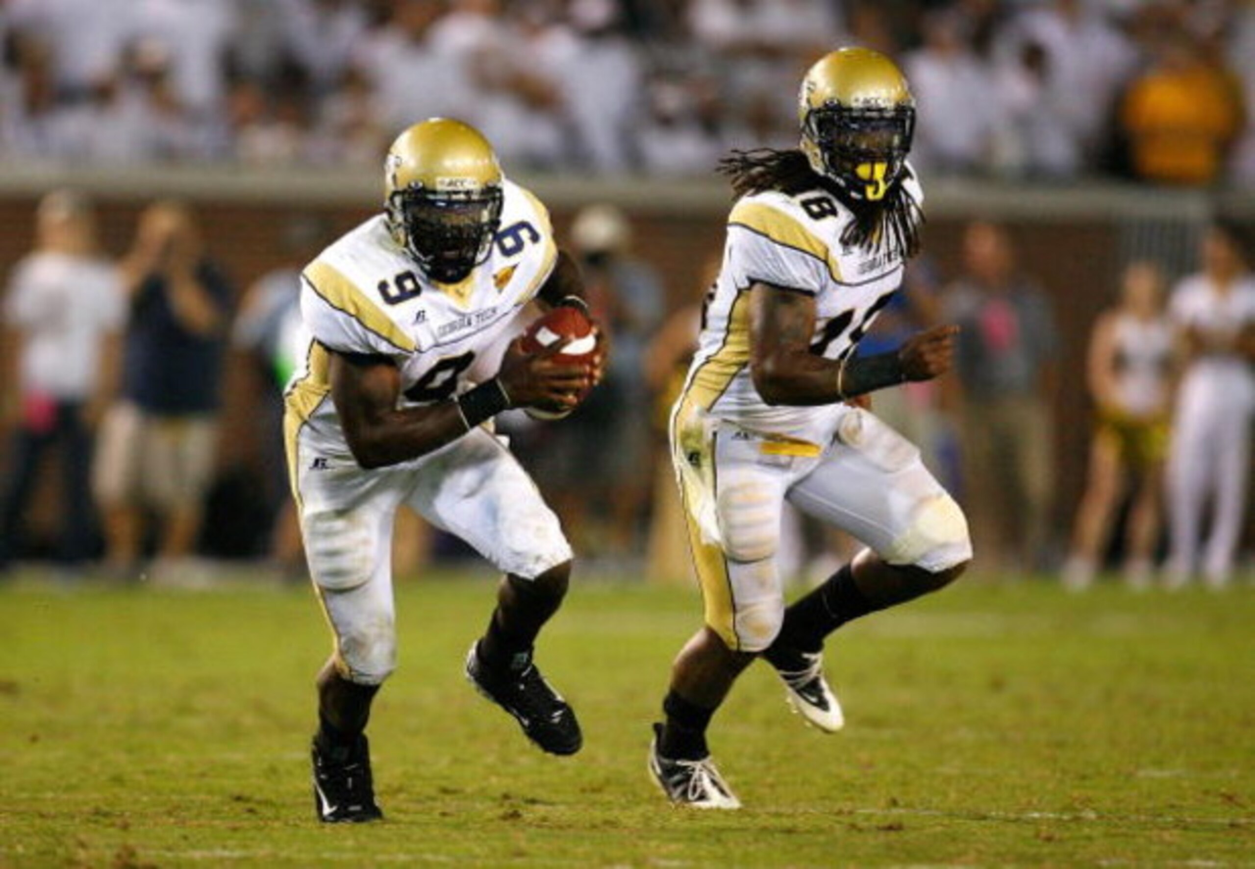 ATLANTA - SEPTEMBER 10: Quarterback Josh Nesbitt #9 and Anthony Allen #18 of the Georgia Tech Yellow Jackets against the Clemson Tigers at Bobby Dodd Stadium on September 10, 2009 in Atlanta, Georgia. (Photo by Kevin C. Cox/Getty Images) ATLANTA - SEPTEMBER 10: Quarterback Josh Nesbitt #9 and Anthony Allen #18 of the Georgia Tech Yellow Jackets against the Clemson Tigers at Bobby Dodd Stadium on September 10, 2009 in Atlanta, Georgia. (Photo by Kevin C. Cox/Getty Images)